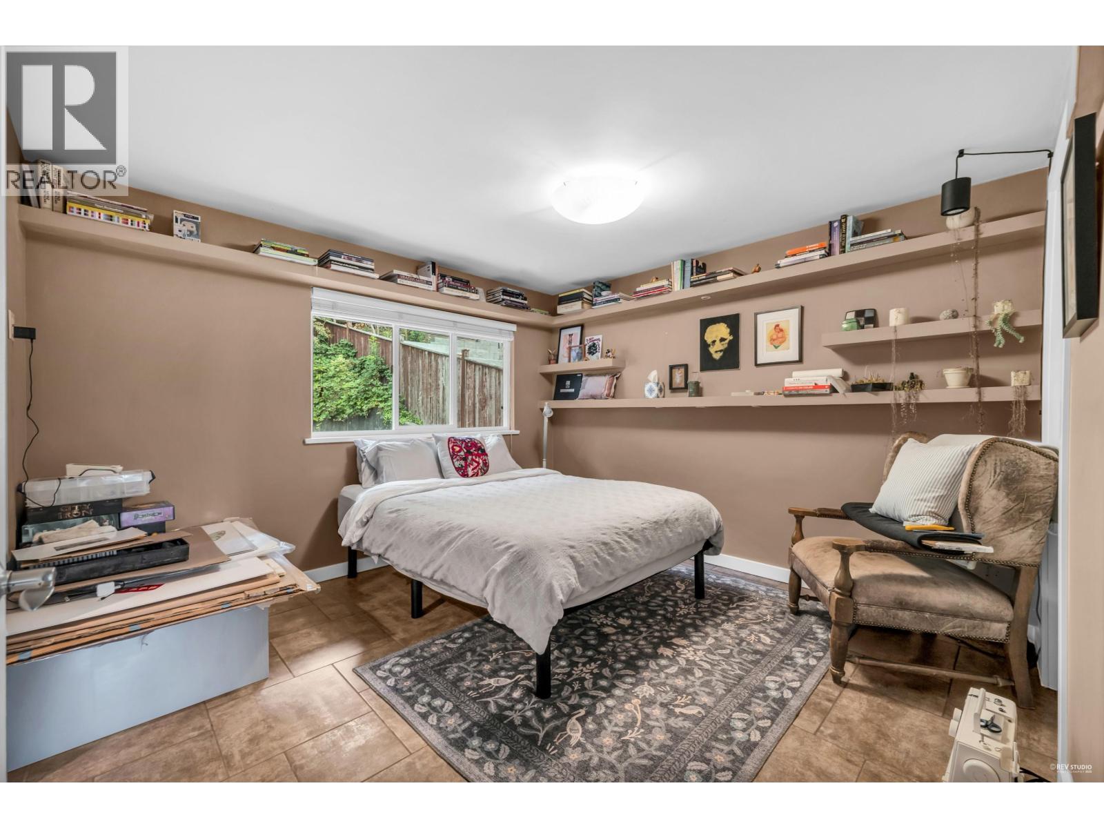 562 Alpine Court, North Vancouver, British Columbia  V7R 2L6 - Photo 10 - R3059877