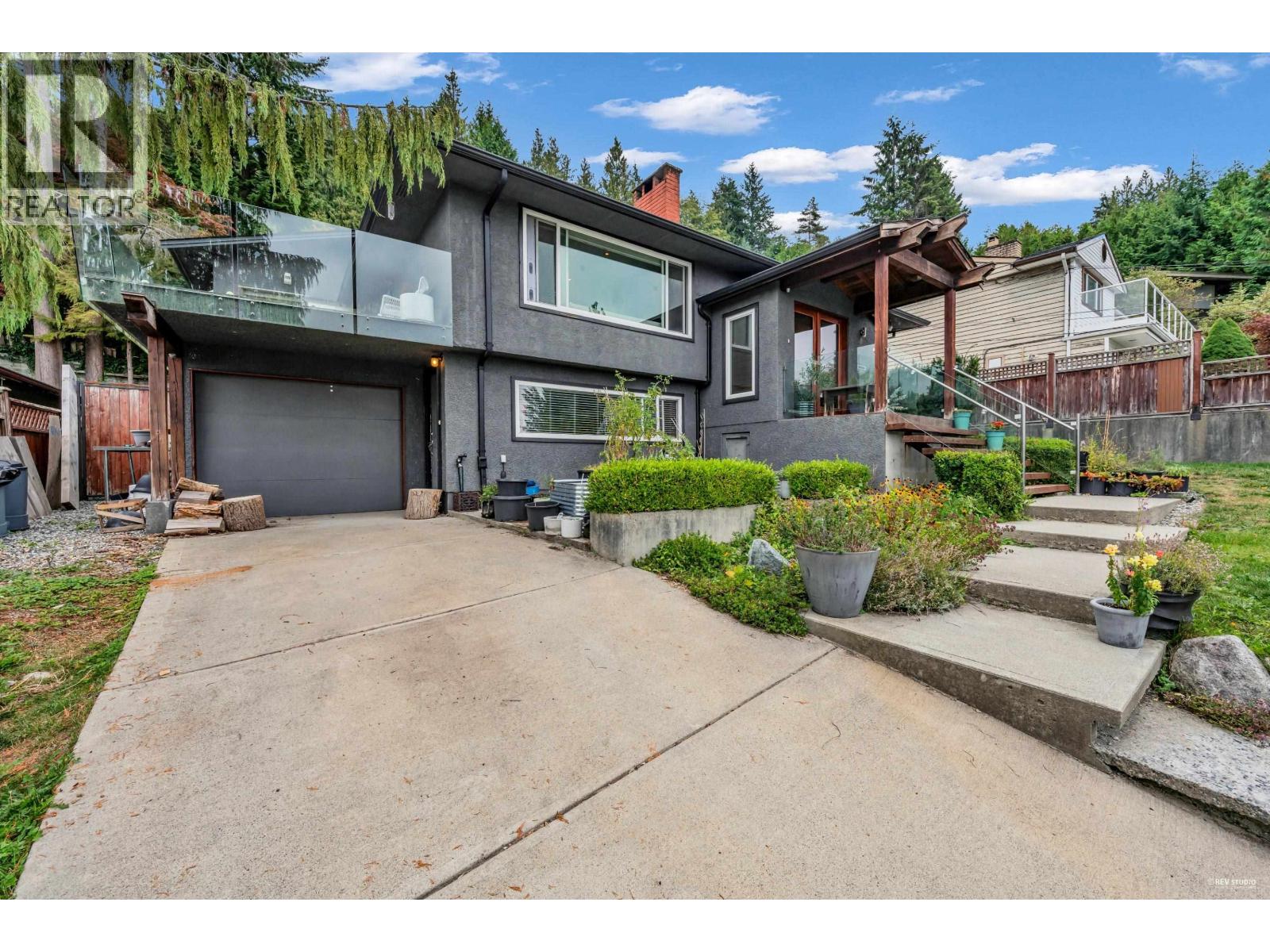 562 Alpine Court, North Vancouver, British Columbia  V7R 2L6 - Photo 34 - R3059877