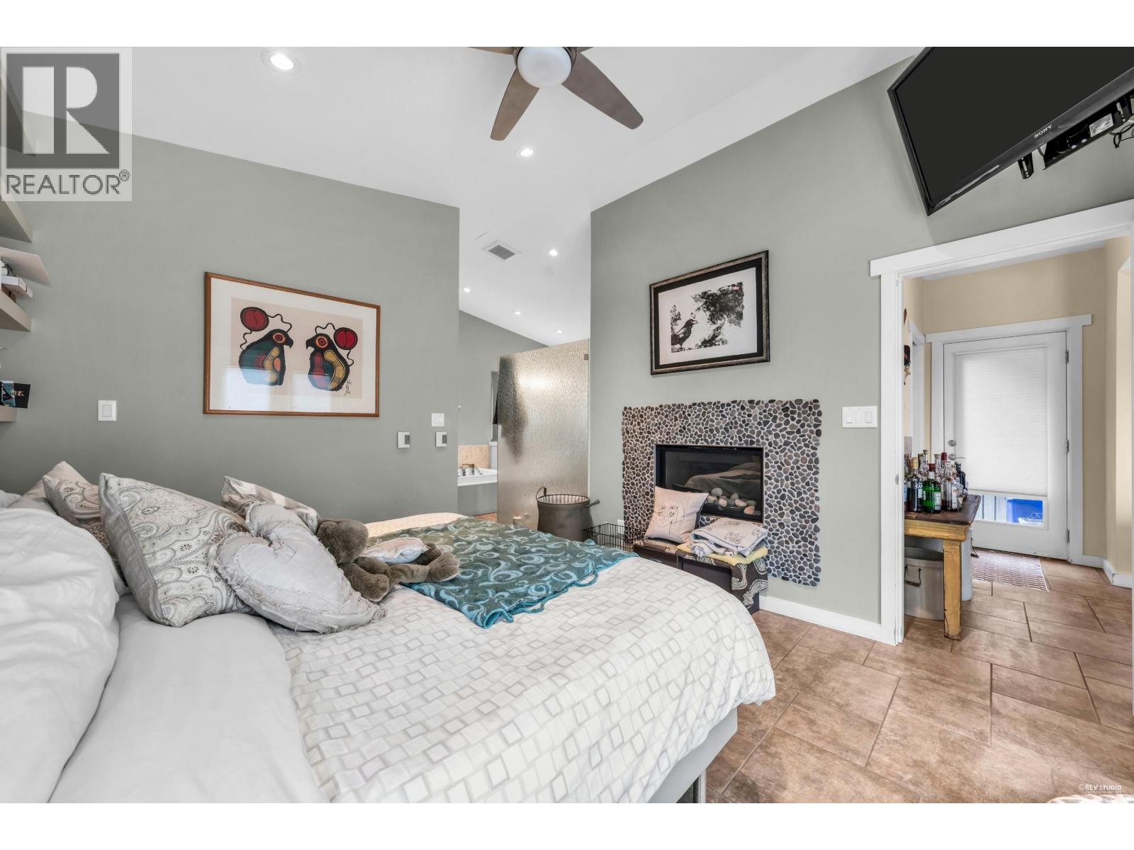 562 Alpine Court, North Vancouver, British Columbia  V7R 2L6 - Photo 17 - R3059877