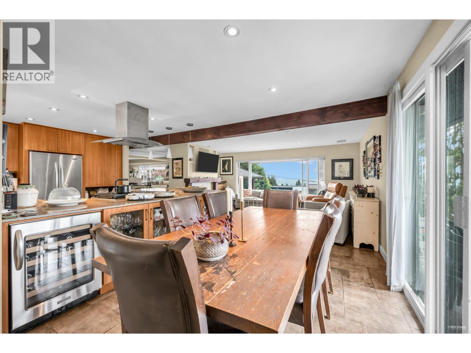 562 Alpine Court, North Vancouver, British Columbia  V7R 2L6 - Photo 14 - R3059877