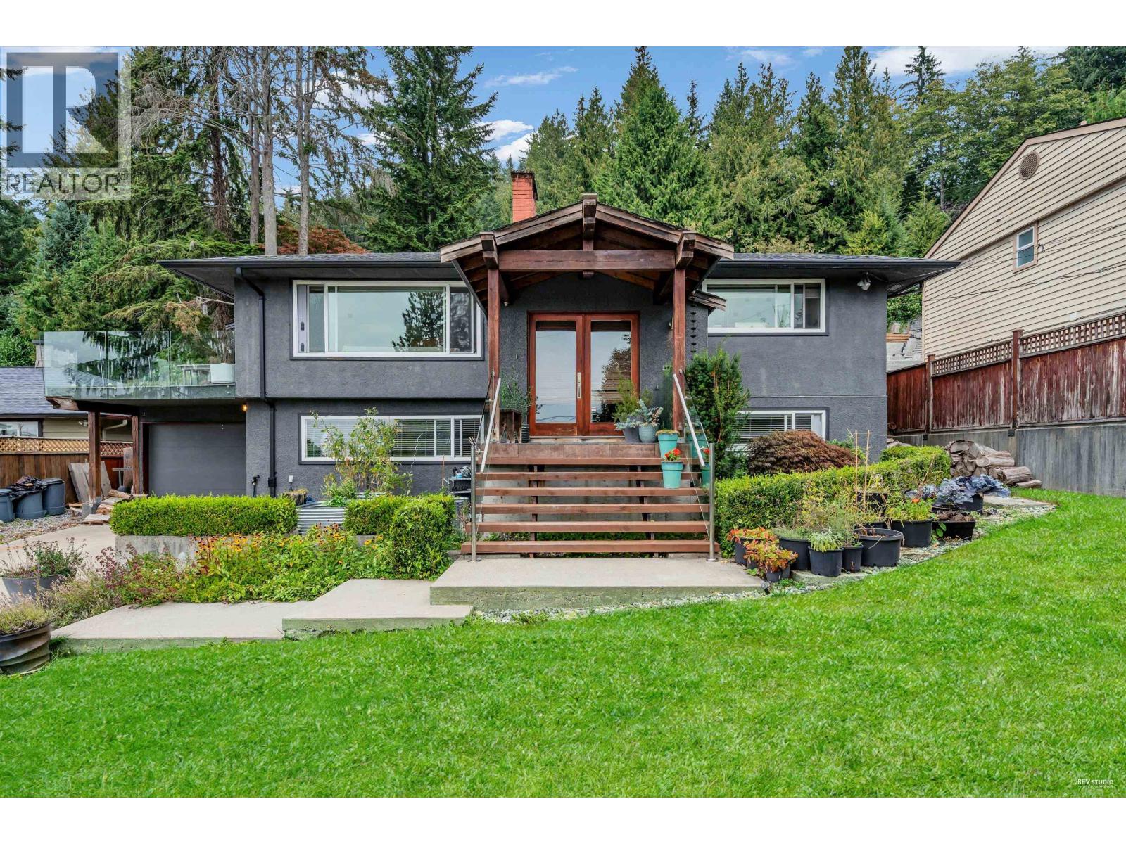 562 Alpine Court, North Vancouver, British Columbia  V7R 2L6 - Photo 33 - R3059877
