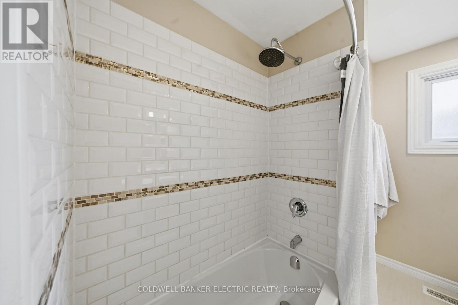 1673 Redwood Drive, Peterborough (Monaghan Ward 2), Ontario  K9K 1M2 - Photo 23 - X12471709