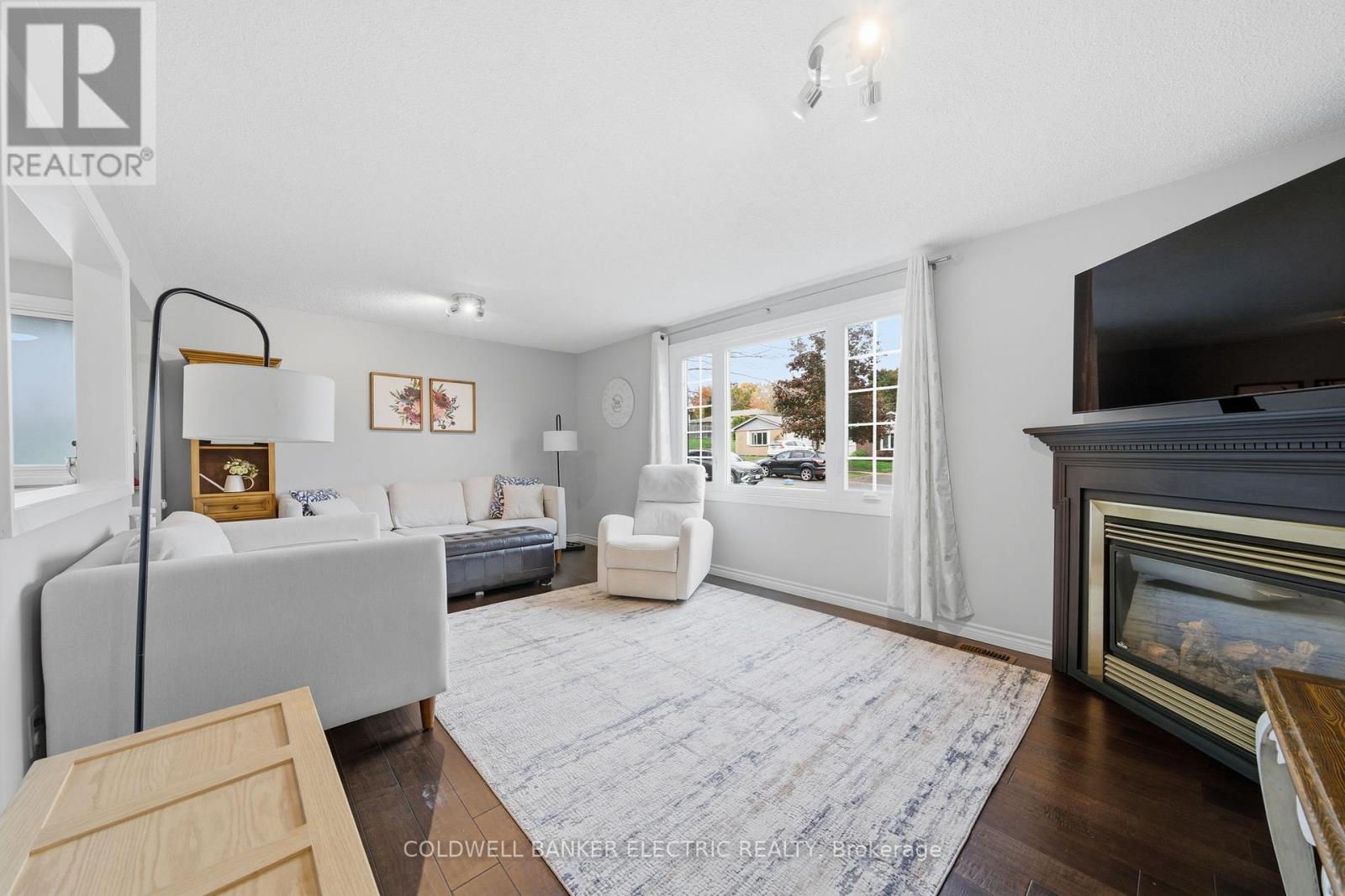 1673 Redwood Drive, Peterborough (Monaghan Ward 2), Ontario  K9K 1M2 - Photo 6 - X12471709