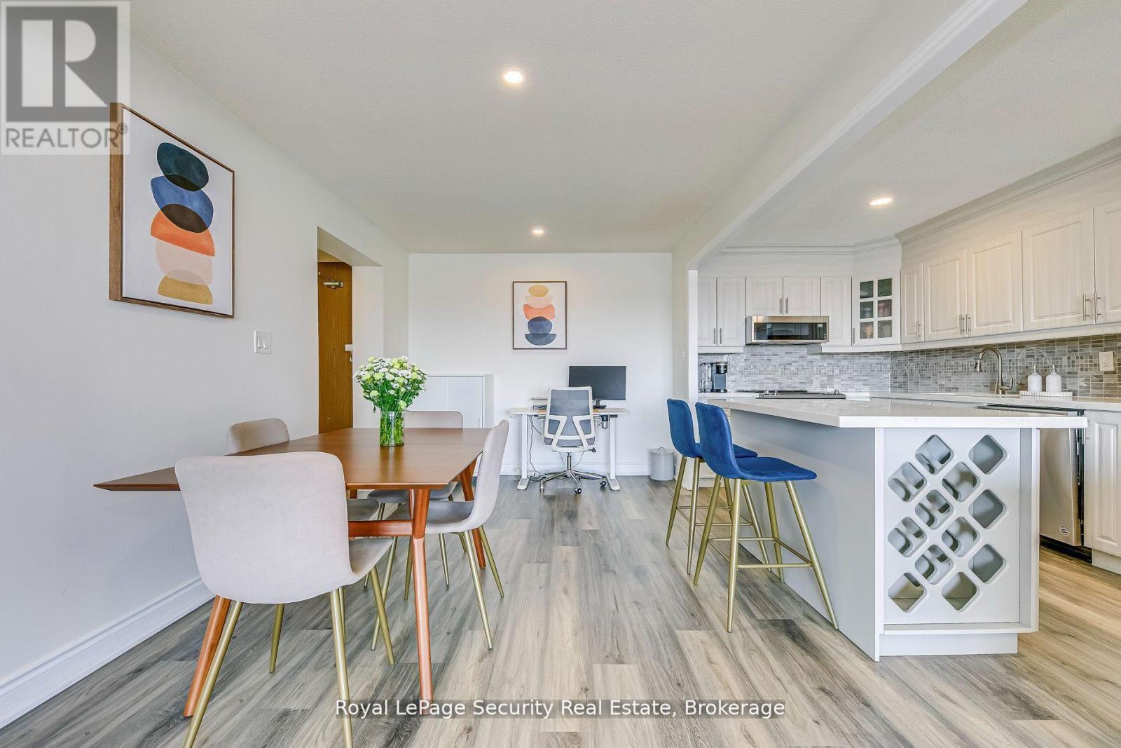 2005 - 260 Scarlett Road, Toronto (Rockcliffe-Smythe), Ontario  M6N 4X6 - Photo 11 - W12468941