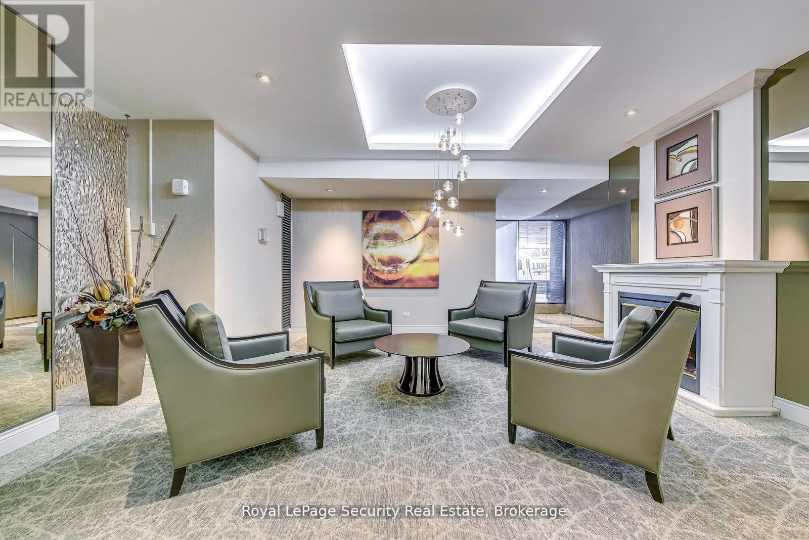 2005 - 260 Scarlett Road, Toronto (Rockcliffe-Smythe), Ontario  M6N 4X6 - Photo 3 - W12468941