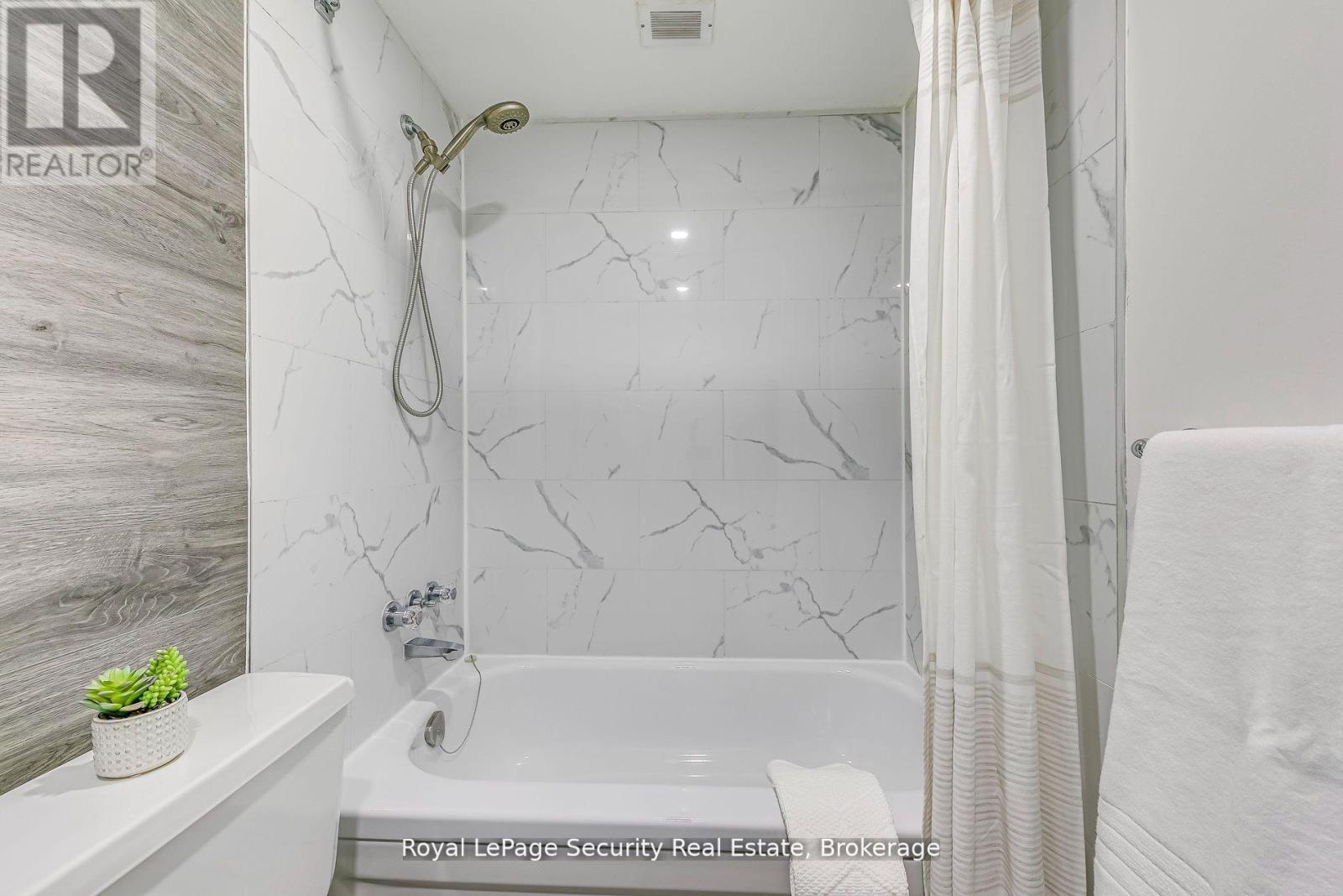 2005 - 260 Scarlett Road, Toronto (Rockcliffe-Smythe), Ontario  M6N 4X6 - Photo 35 - W12468941