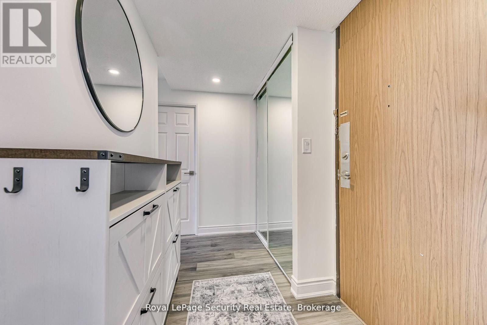 2005 - 260 Scarlett Road, Toronto (Rockcliffe-Smythe), Ontario  M6N 4X6 - Photo 7 - W12468941