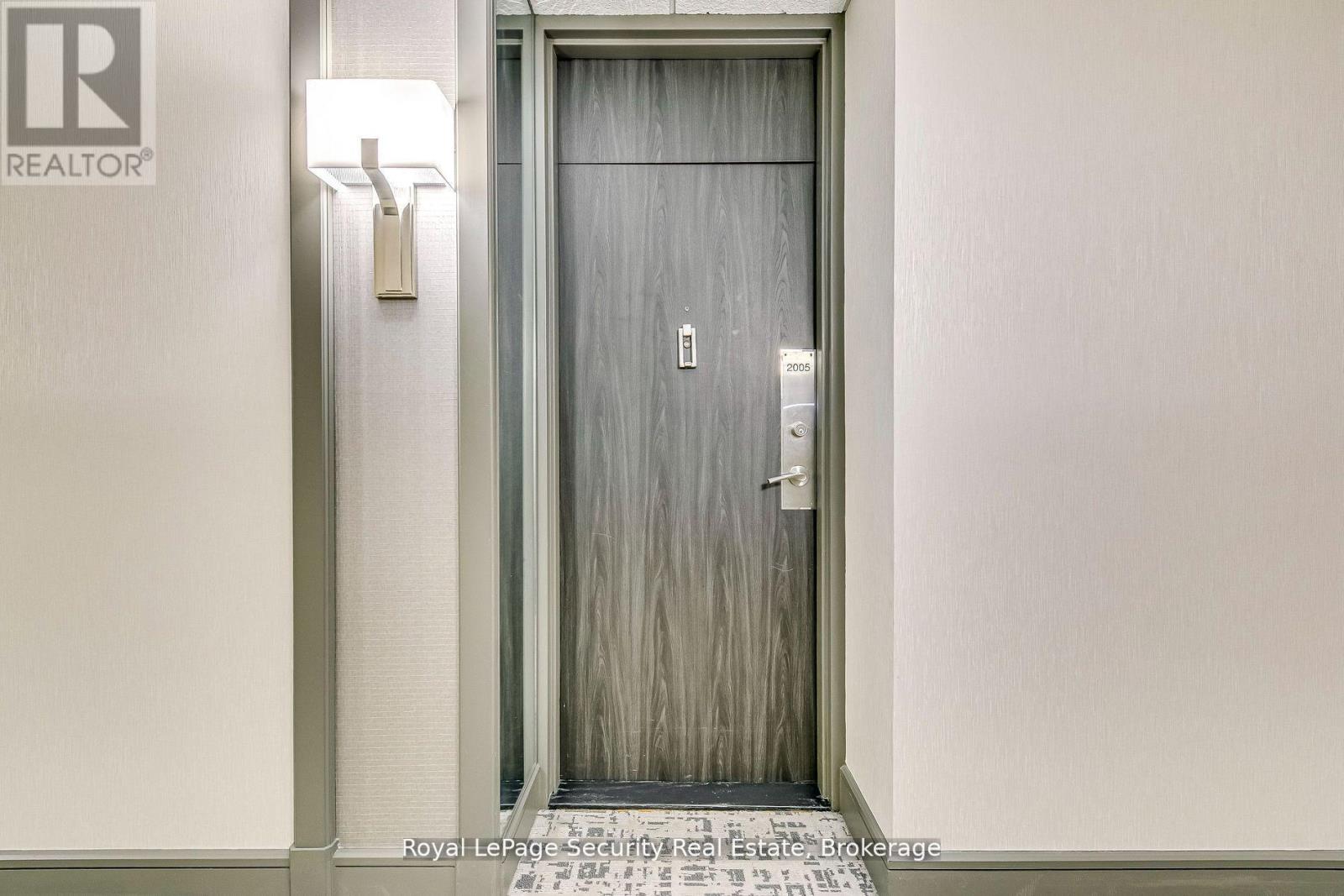 2005 - 260 Scarlett Road, Toronto (Rockcliffe-Smythe), Ontario  M6N 4X6 - Photo 6 - W12468941