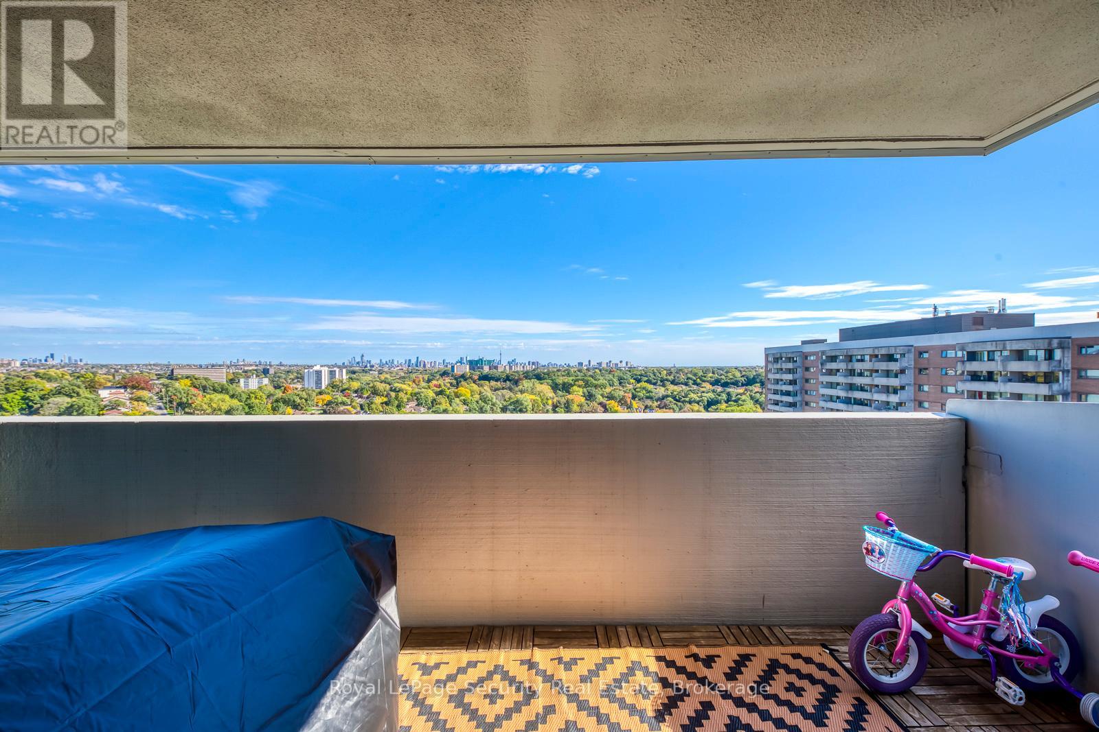 2005 - 260 Scarlett Road, Toronto (Rockcliffe-Smythe), Ontario  M6N 4X6 - Photo 25 - W12468941