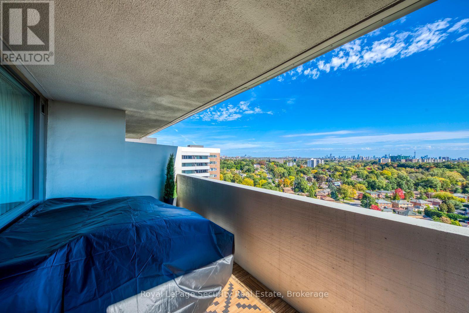 2005 - 260 Scarlett Road, Toronto (Rockcliffe-Smythe), Ontario  M6N 4X6 - Photo 26 - W12468941