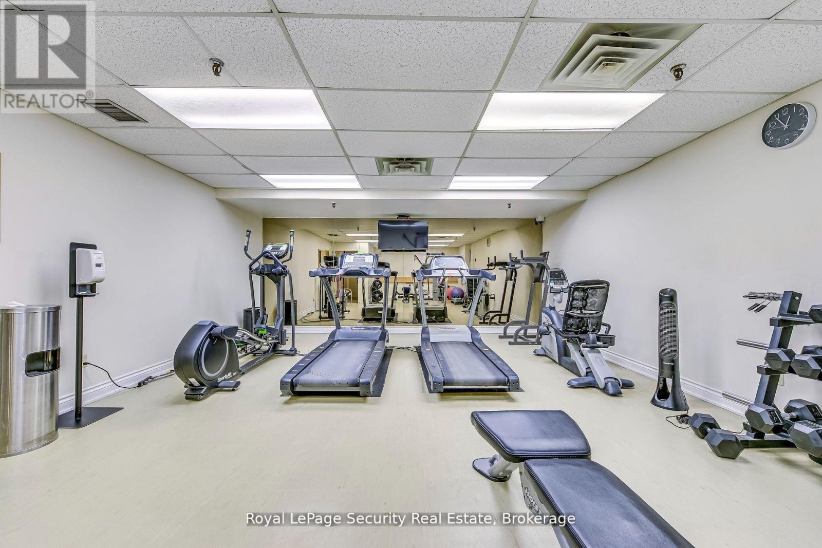 2005 - 260 Scarlett Road, Toronto (Rockcliffe-Smythe), Ontario  M6N 4X6 - Photo 38 - W12468941