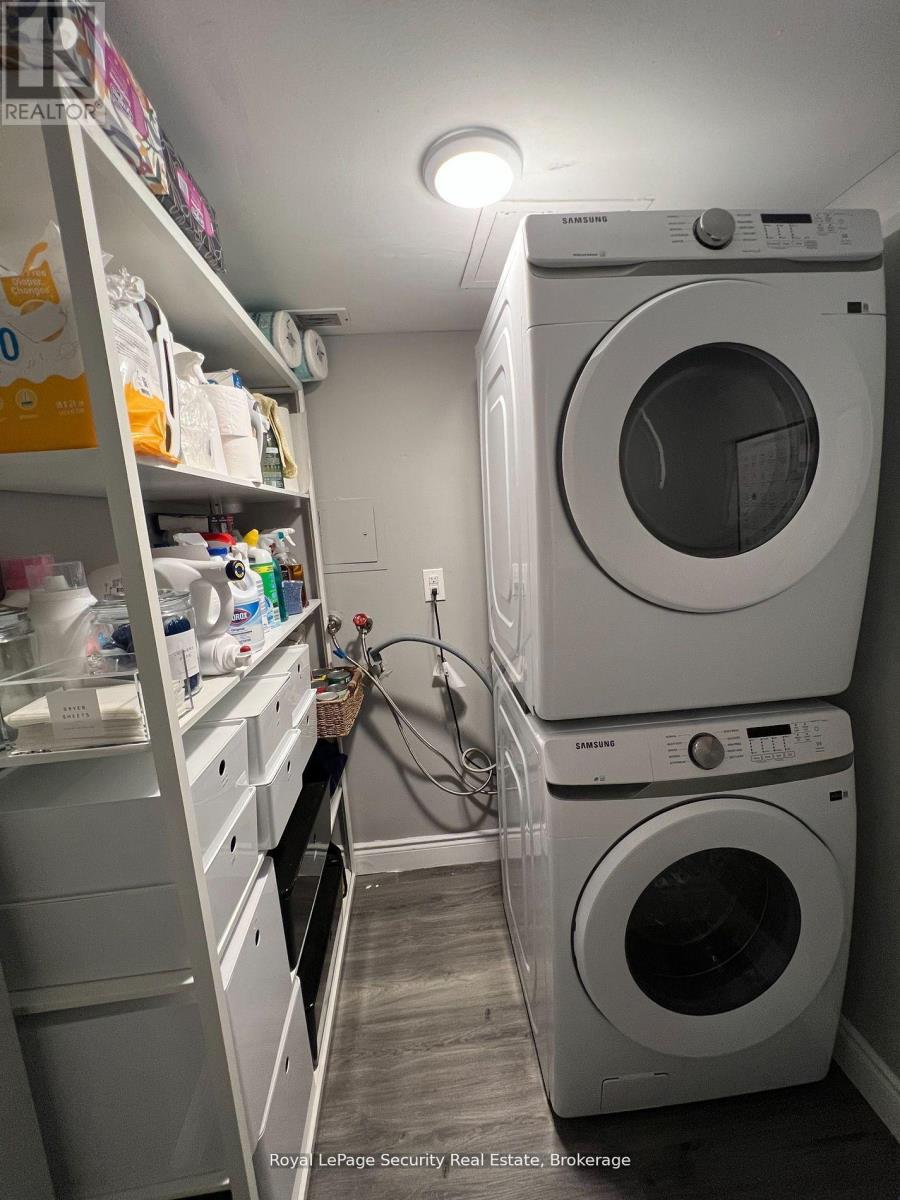 2005 - 260 Scarlett Road, Toronto (Rockcliffe-Smythe), Ontario  M6N 4X6 - Photo 36 - W12468941