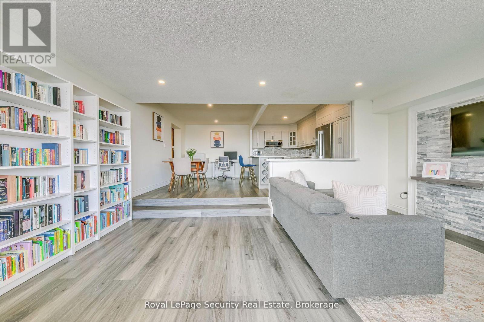 2005 - 260 Scarlett Road, Toronto (Rockcliffe-Smythe), Ontario  M6N 4X6 - Photo 24 - W12468941