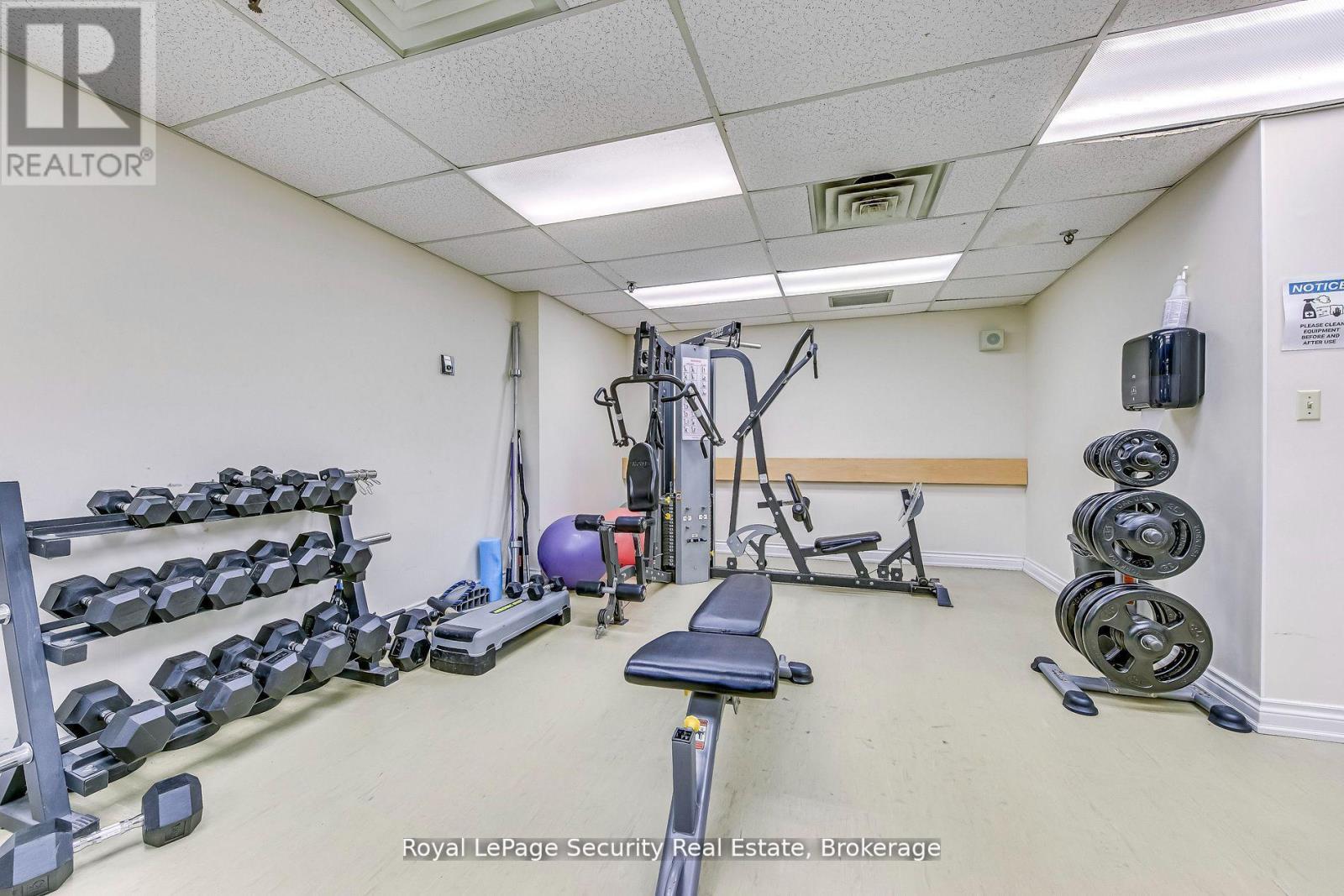 2005 - 260 Scarlett Road, Toronto (Rockcliffe-Smythe), Ontario  M6N 4X6 - Photo 37 - W12468941