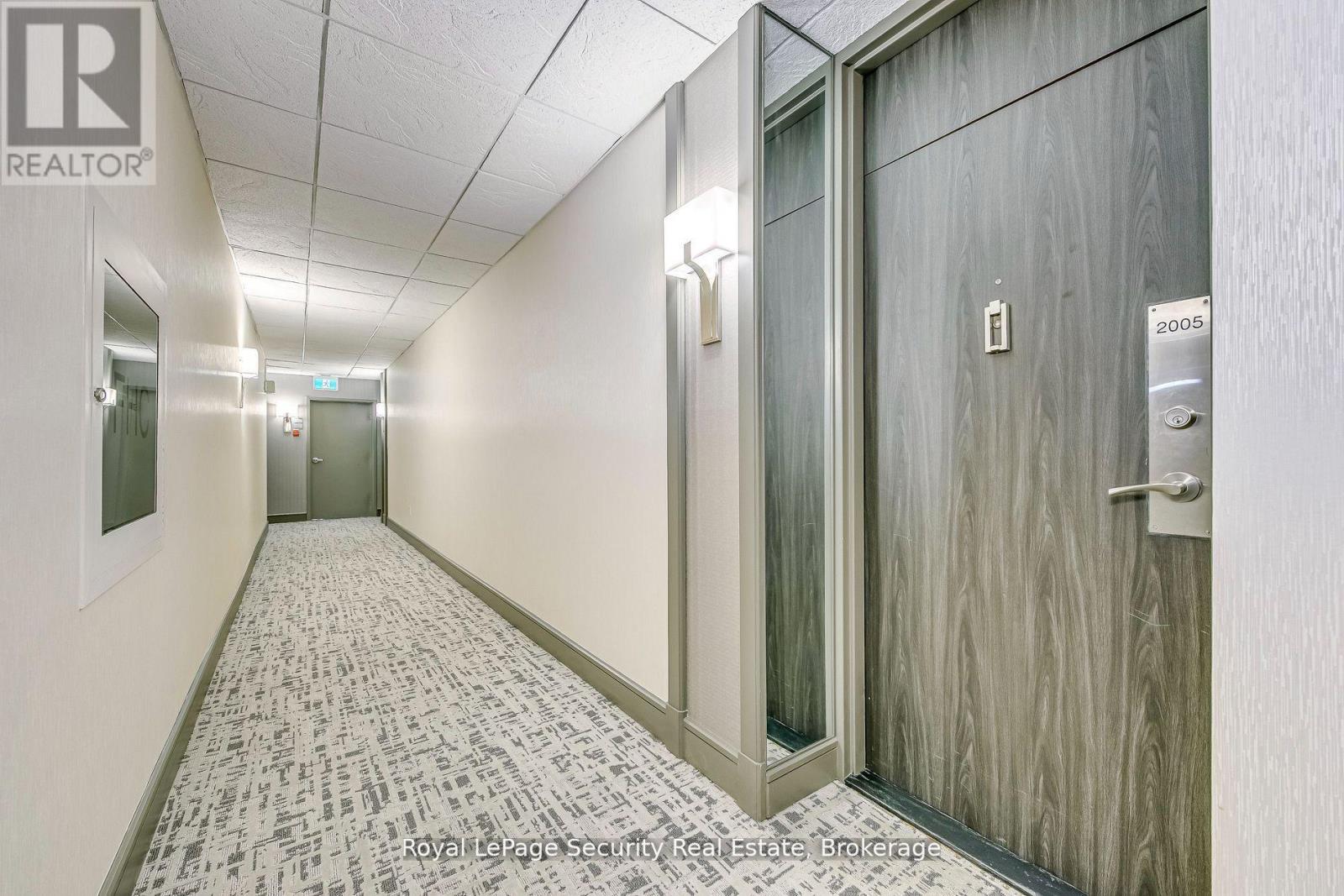 2005 - 260 Scarlett Road, Toronto (Rockcliffe-Smythe), Ontario  M6N 4X6 - Photo 5 - W12468941