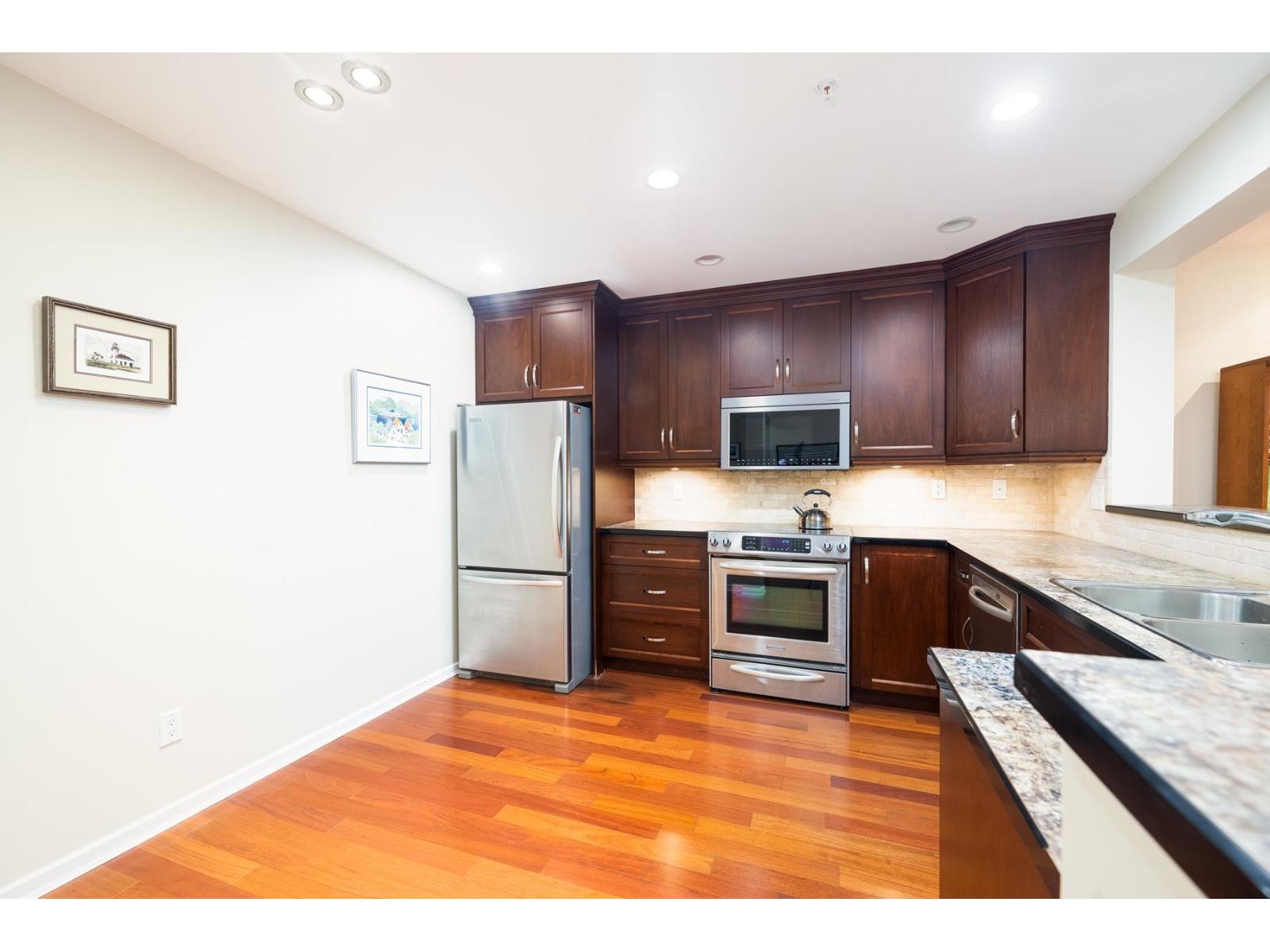 210 15155 22 Avenue, Surrey, British Columbia V4A 9T4 - Photo 4 - R3045567