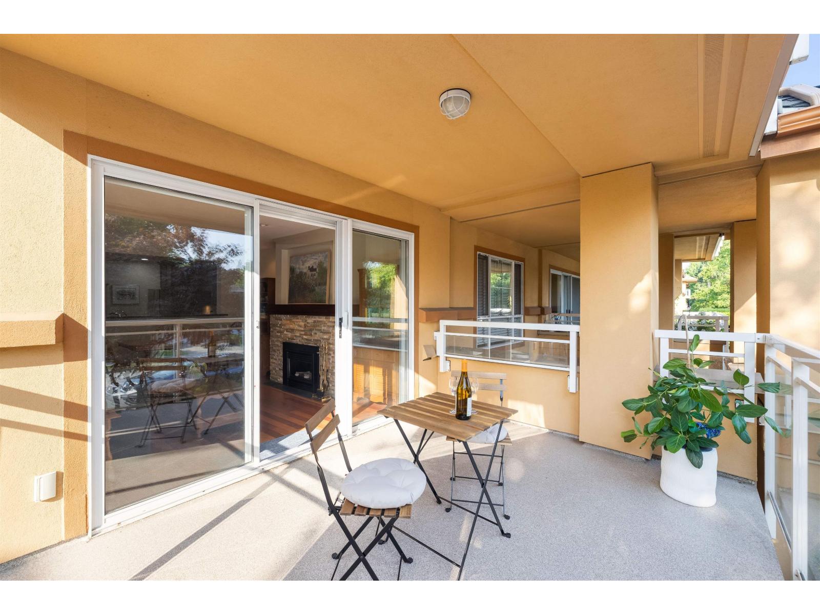 210 15155 22 Avenue, Surrey, British Columbia V4A 9T4 - Photo 9 - R3045567