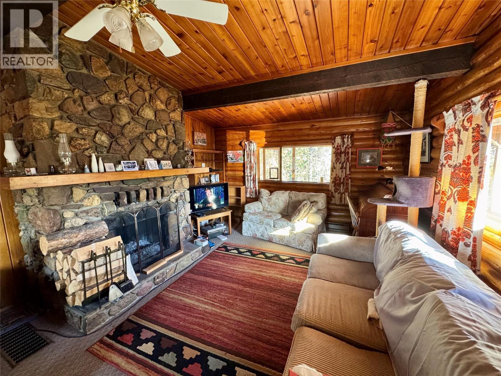 9209 Moffat Avenue, Wilmer, British Columbia  V0A 1K5 - Photo 10 - 10366233