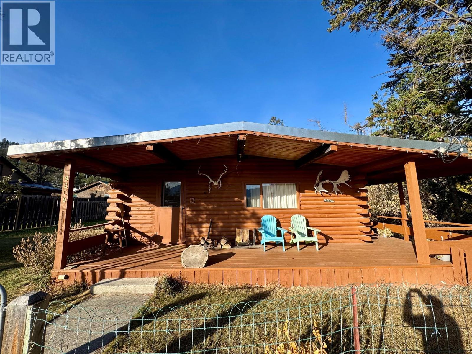 9209 Moffat Avenue, Wilmer, British Columbia  V0A 1K5 - Photo 3 - 10366233