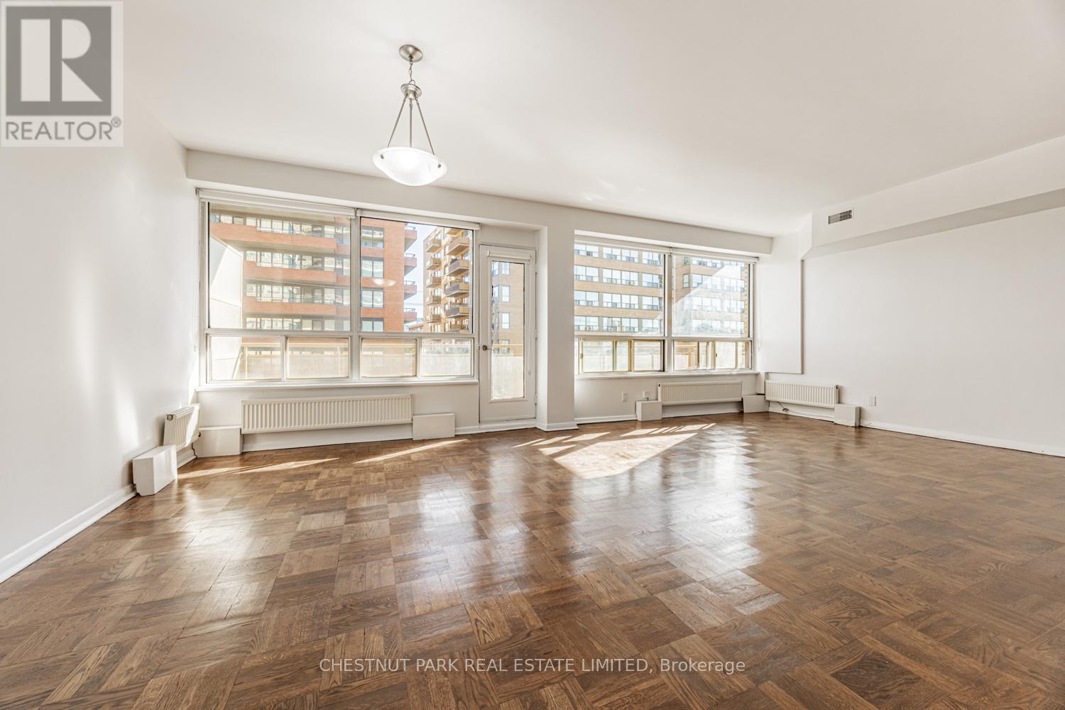 306 - 2500 Bathurst Street, Toronto, Ontario  M6B 2Y8 - Photo 2 - C12471778