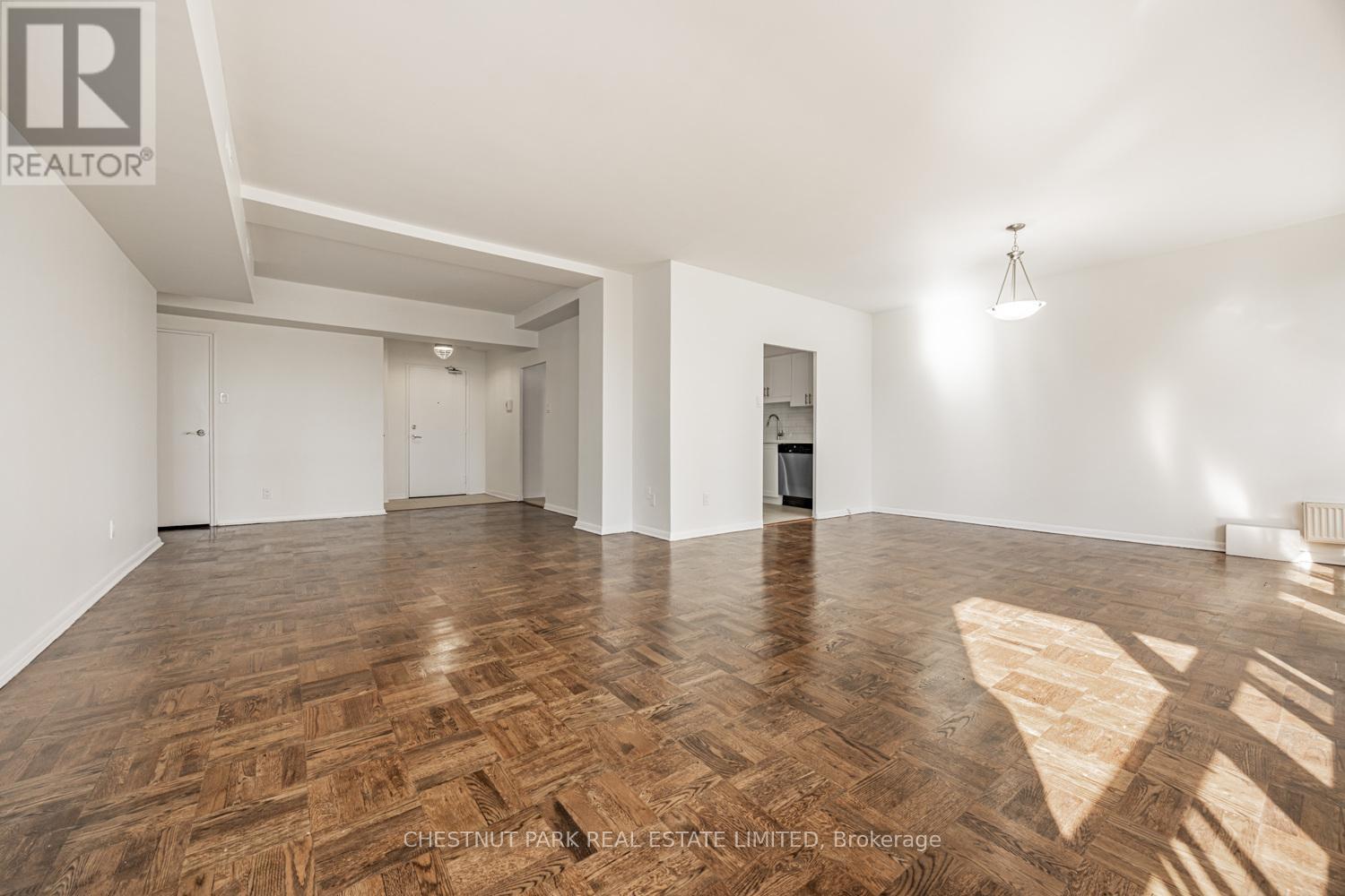 306 - 2500 Bathurst Street, Toronto, Ontario  M6B 2Y8 - Photo 3 - C12471778