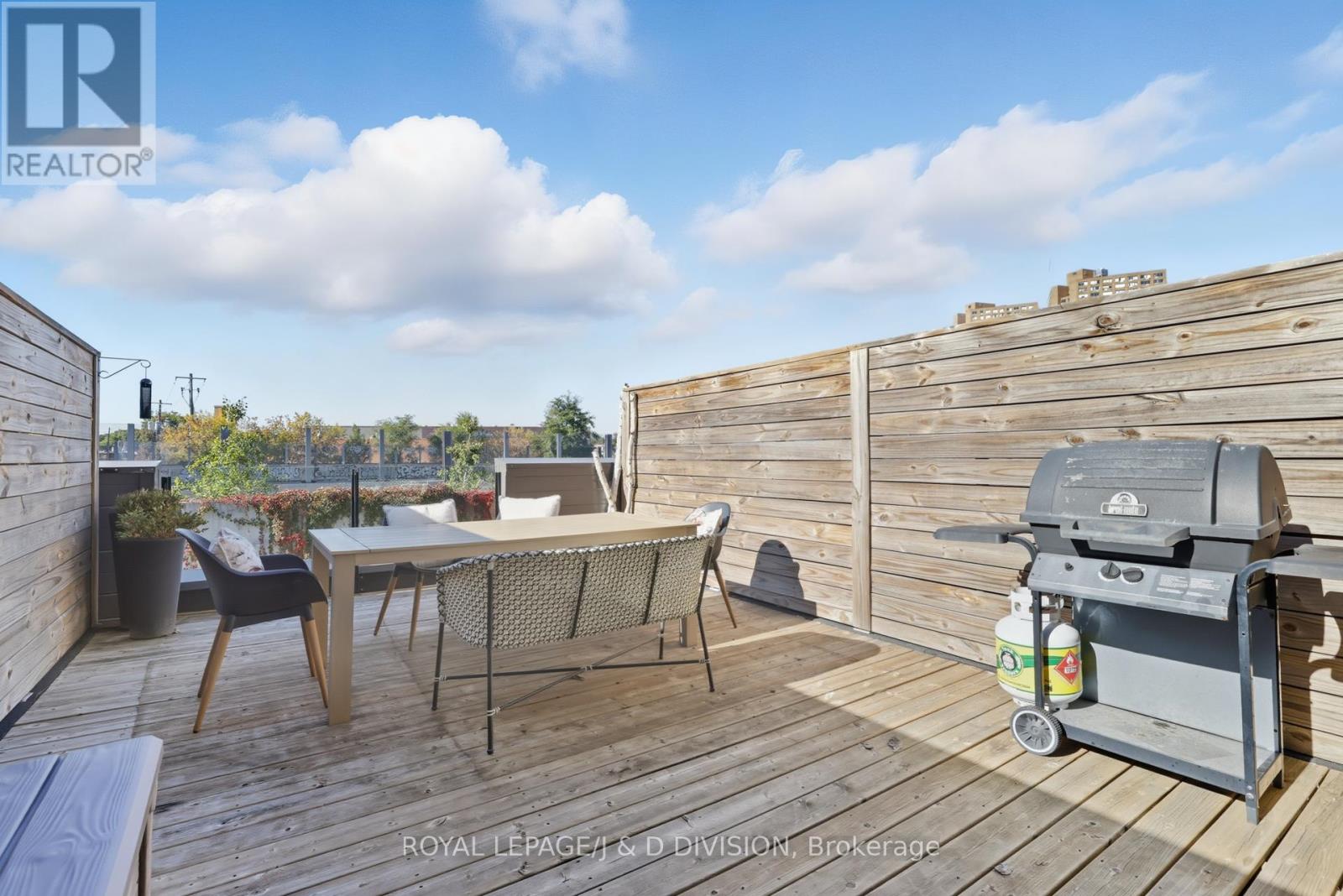 56 Perth Avenue, Toronto, Ontario  M6R 2C2 - Photo 12 - C12471785