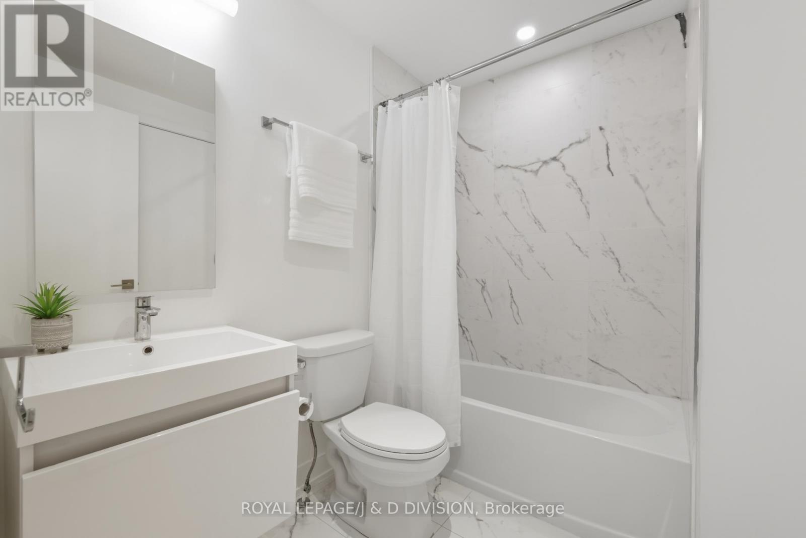 56 Perth Avenue, Toronto, Ontario  M6R 2C2 - Photo 17 - C12471785
