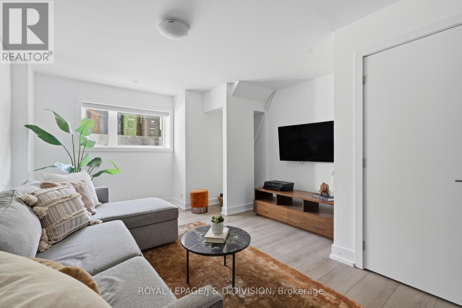 56 Perth Avenue, Toronto, Ontario  M6R 2C2 - Photo 29 - C12471785