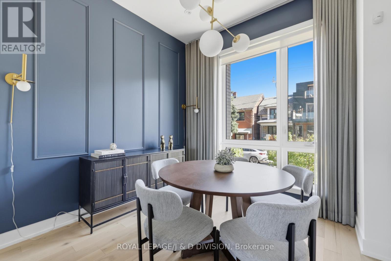 56 Perth Avenue, Toronto, Ontario  M6R 2C2 - Photo 4 - C12471785