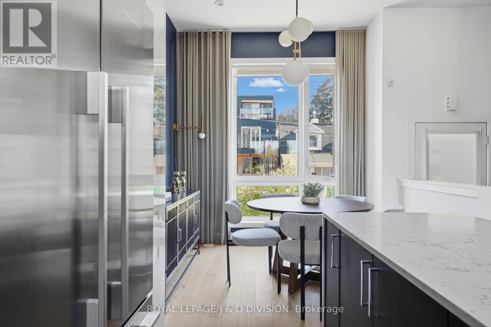 56 Perth Avenue, Toronto, Ontario  M6R 2C2 - Photo 5 - C12471785
