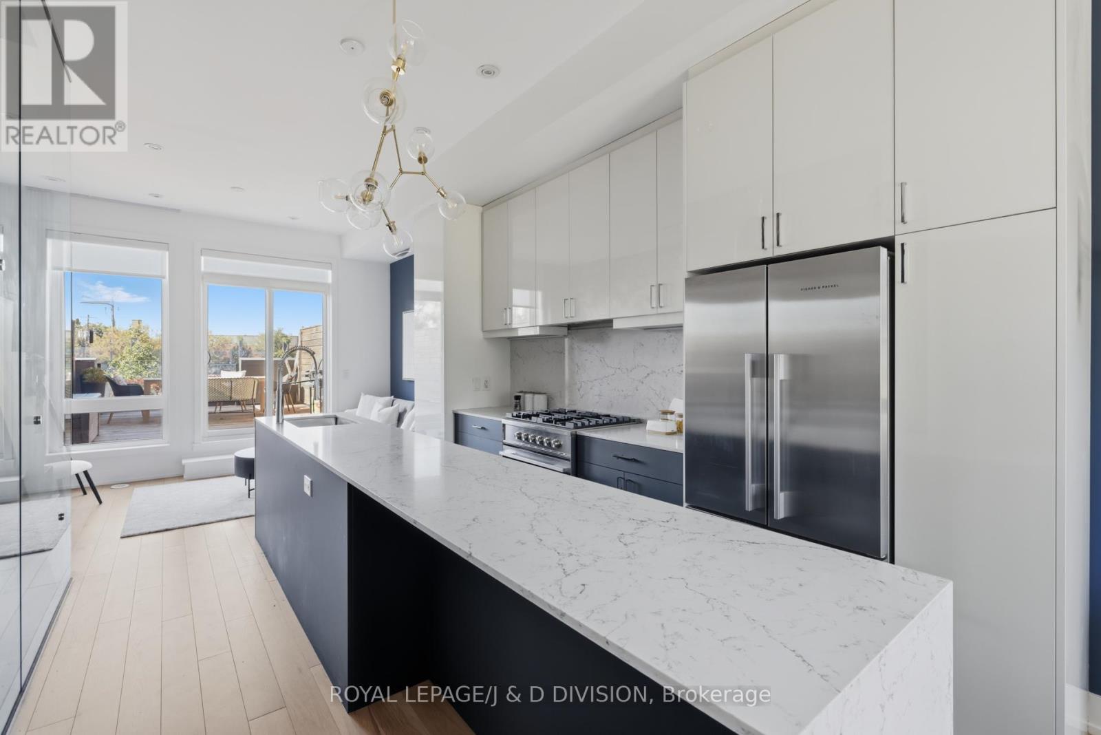 56 Perth Avenue, Toronto, Ontario  M6R 2C2 - Photo 7 - C12471785