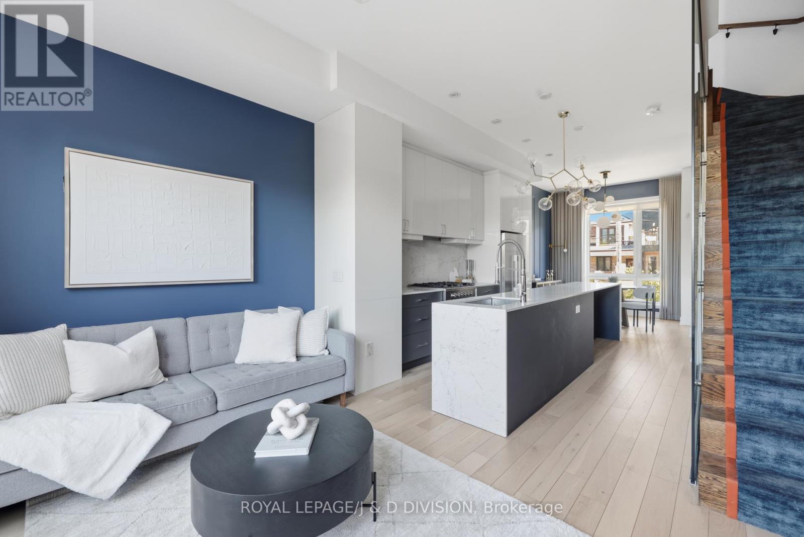56 Perth Avenue, Toronto, Ontario  M6R 2C2 - Photo 8 - C12471785