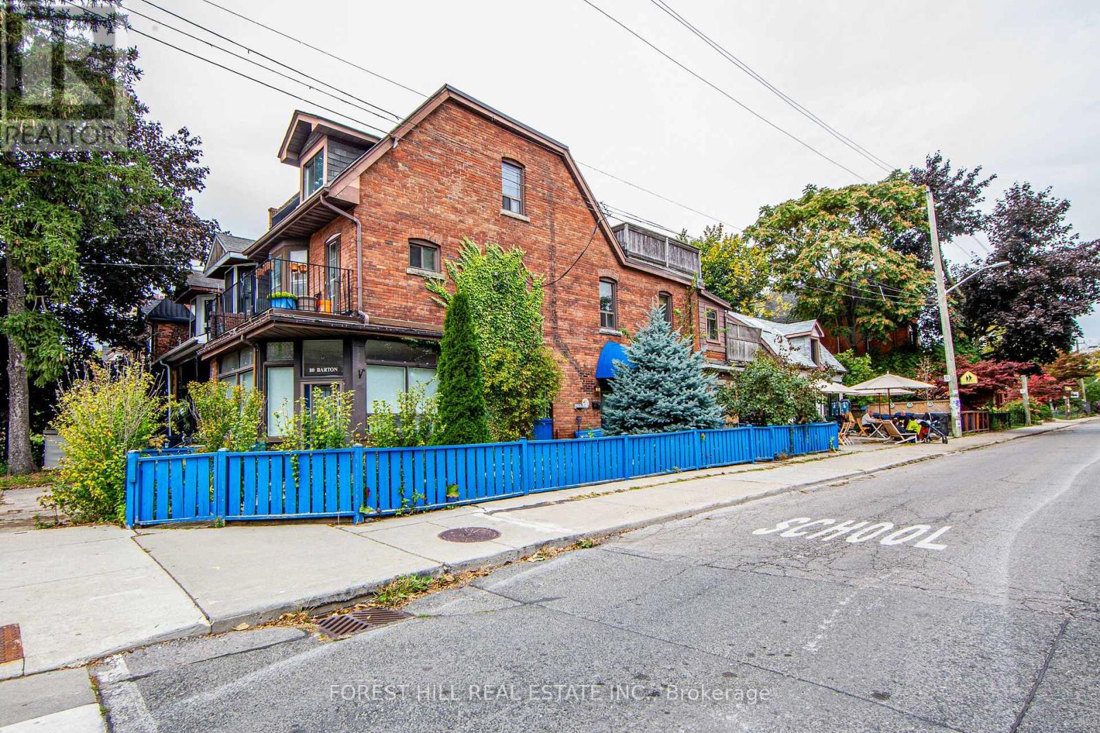 80 Barton Avenue, Toronto, Ontario  M6G 1P6 - Photo 4 - C12471808