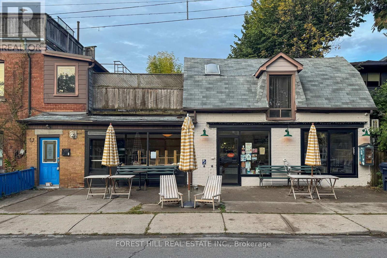 80 Barton Avenue, Toronto, Ontario  M6G 1P6 - Photo 6 - C12471808