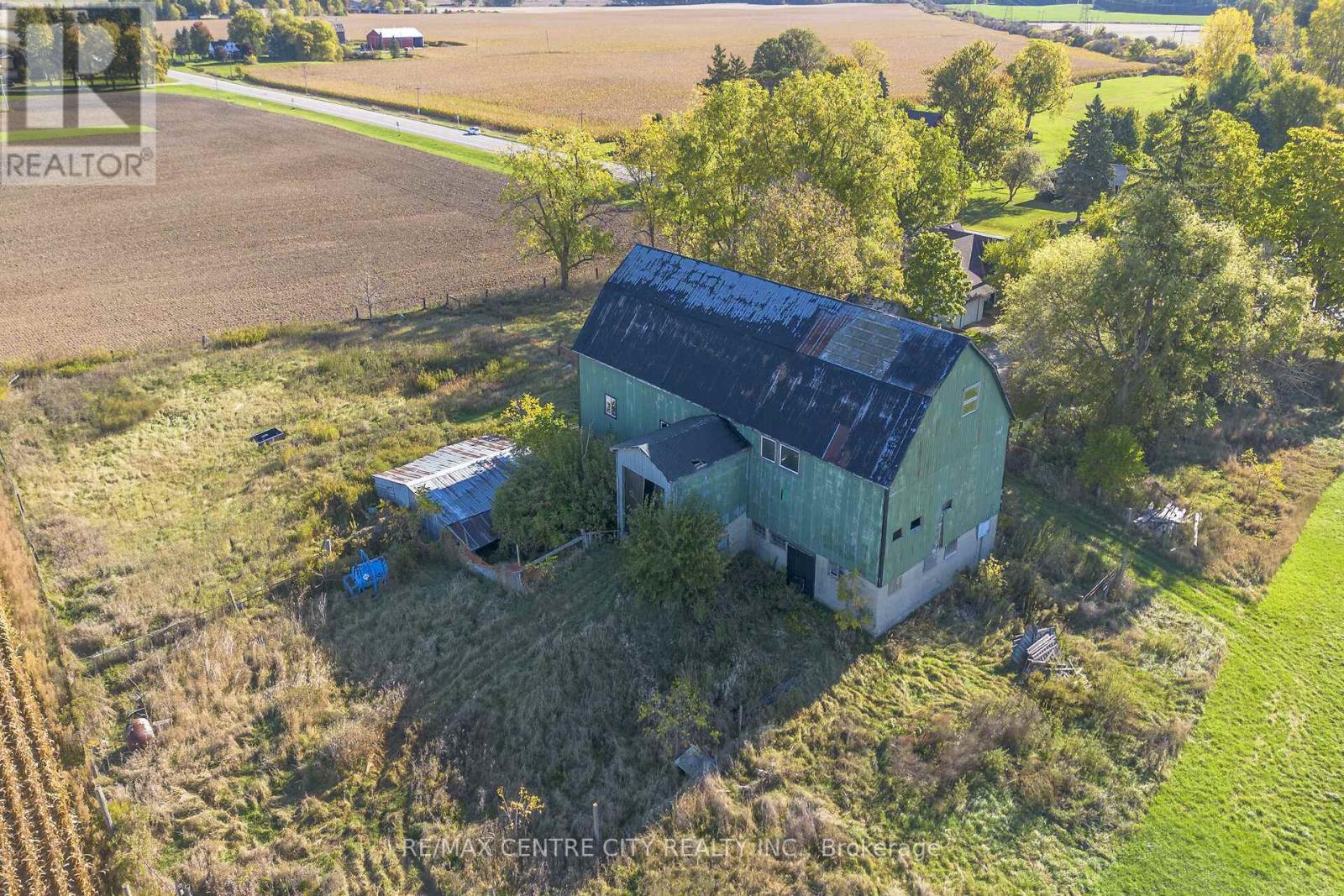 6692 Longwoods Road, Strathroy-Caradoc, Ontario  N0L 1T0 - Photo 11 - X12471843