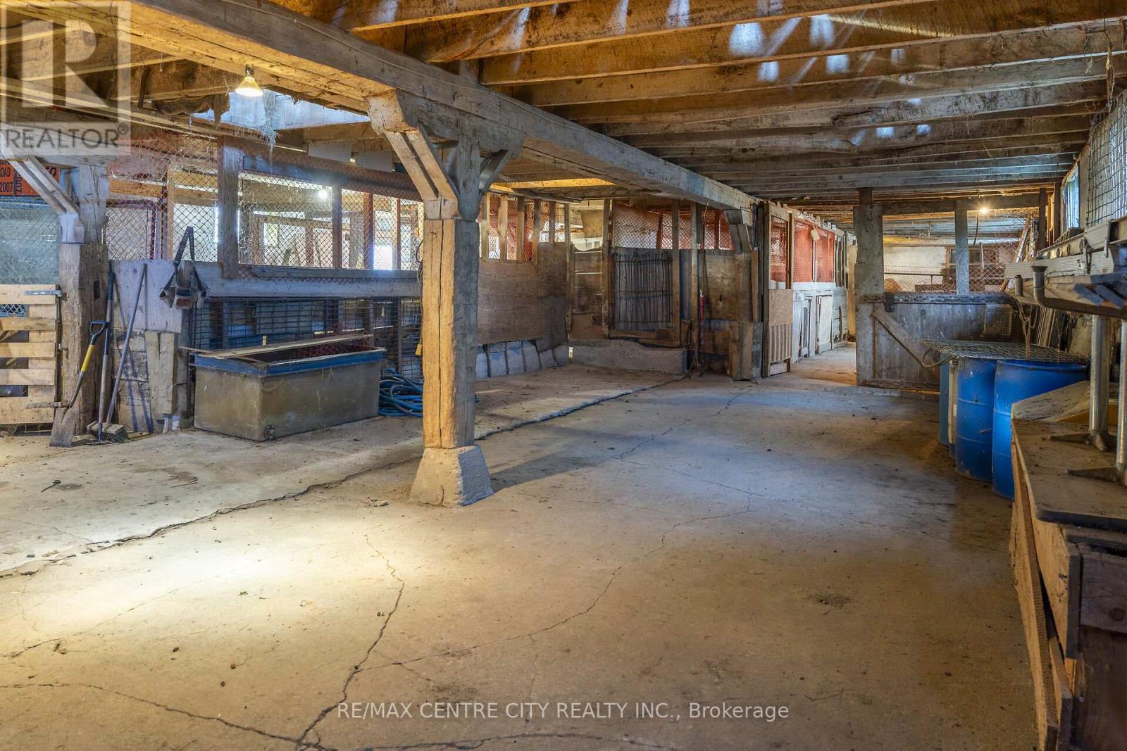 6692 Longwoods Road, Strathroy-Caradoc, Ontario  N0L 1T0 - Photo 12 - X12471843