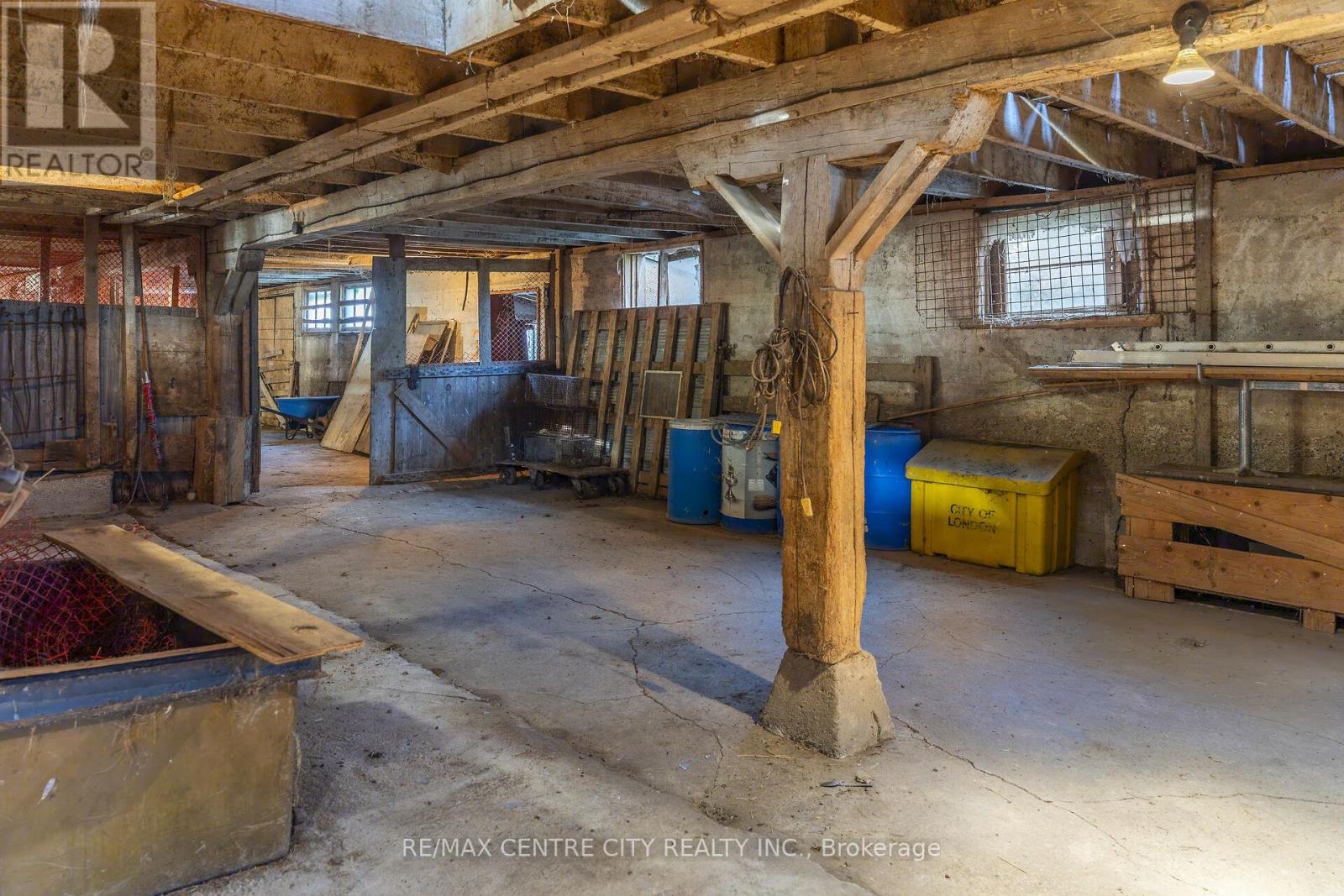 6692 Longwoods Road, Strathroy-Caradoc, Ontario  N0L 1T0 - Photo 13 - X12471843