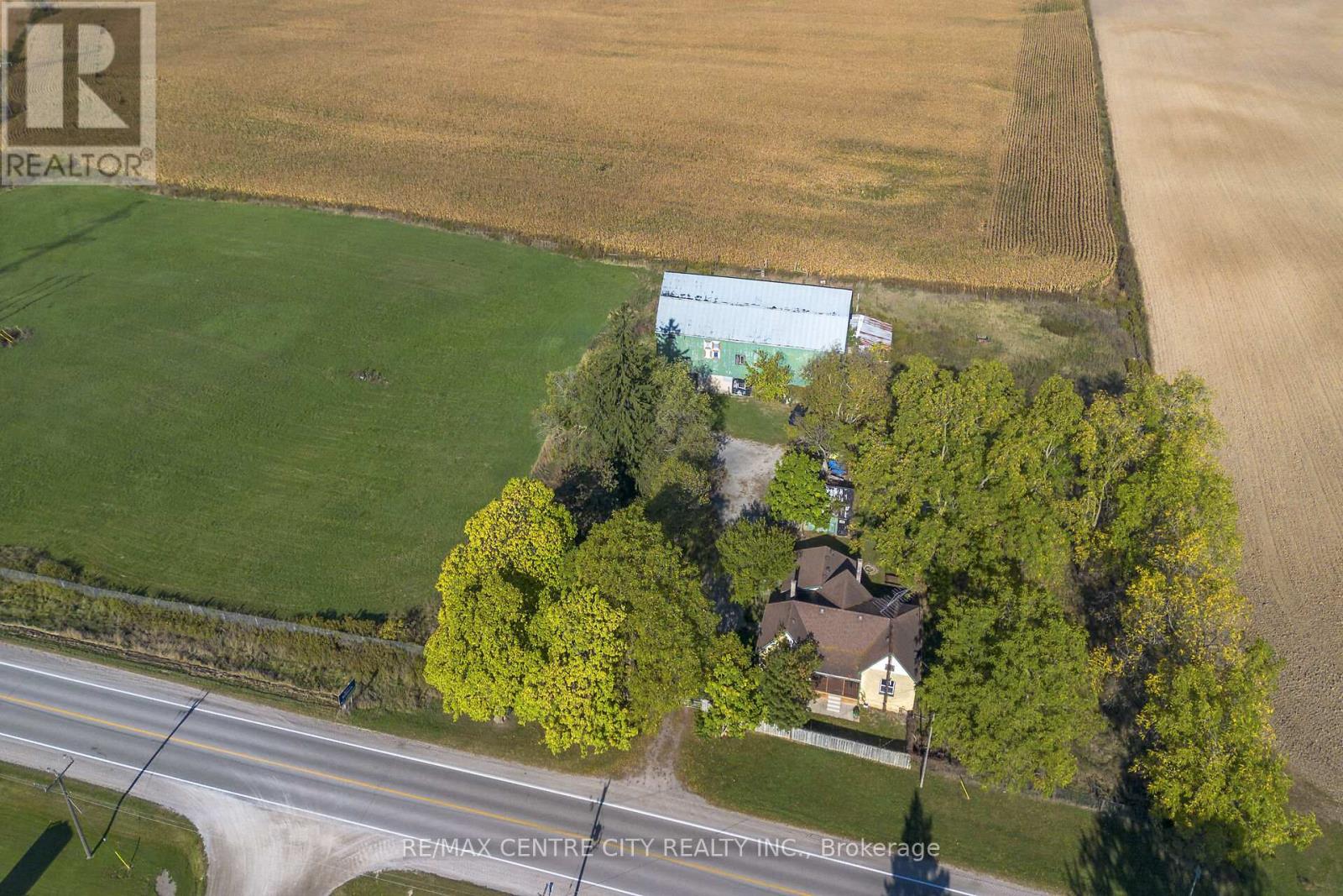 6692 Longwoods Road, Strathroy-Caradoc, Ontario  N0L 1T0 - Photo 7 - X12471843