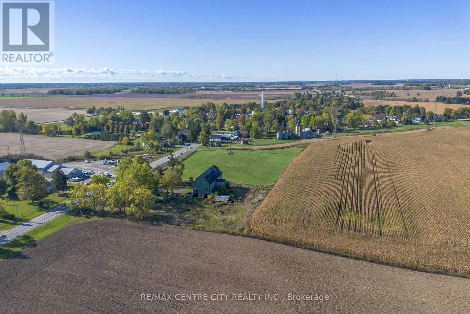 6692 Longwoods Road, Strathroy-Caradoc, Ontario  N0L 1T0 - Photo 8 - X12471843
