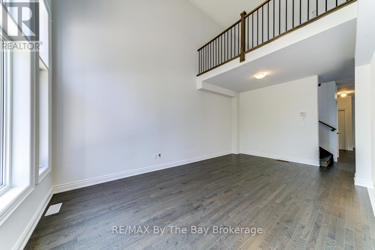 5 Misty Ridge Road, Wasaga Beach, Ontario  L9Z 0R8 - Photo 10 - S12426475