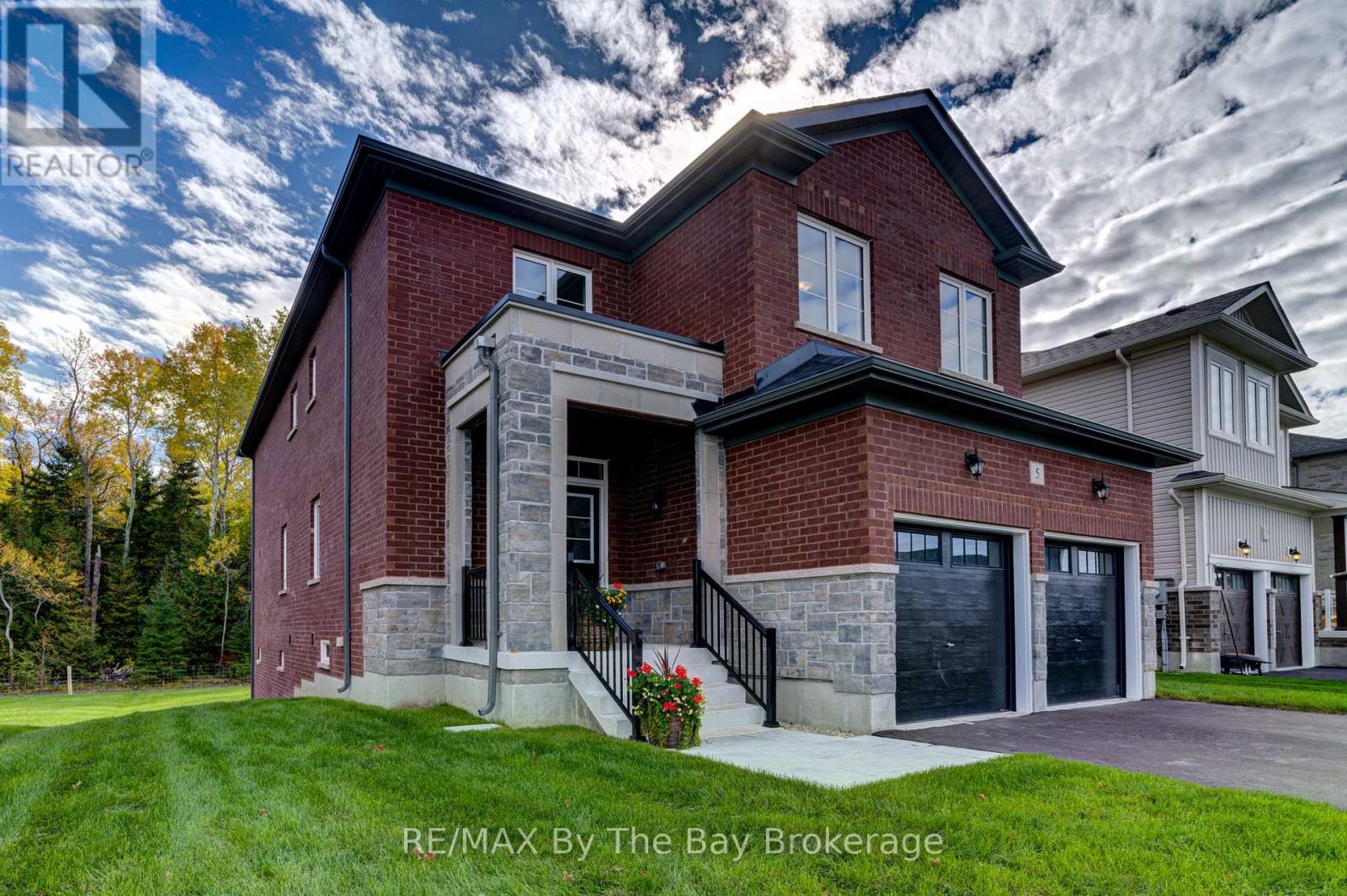 5 Misty Ridge Road, Wasaga Beach, Ontario  L9Z 0R8 - Photo 2 - S12426475