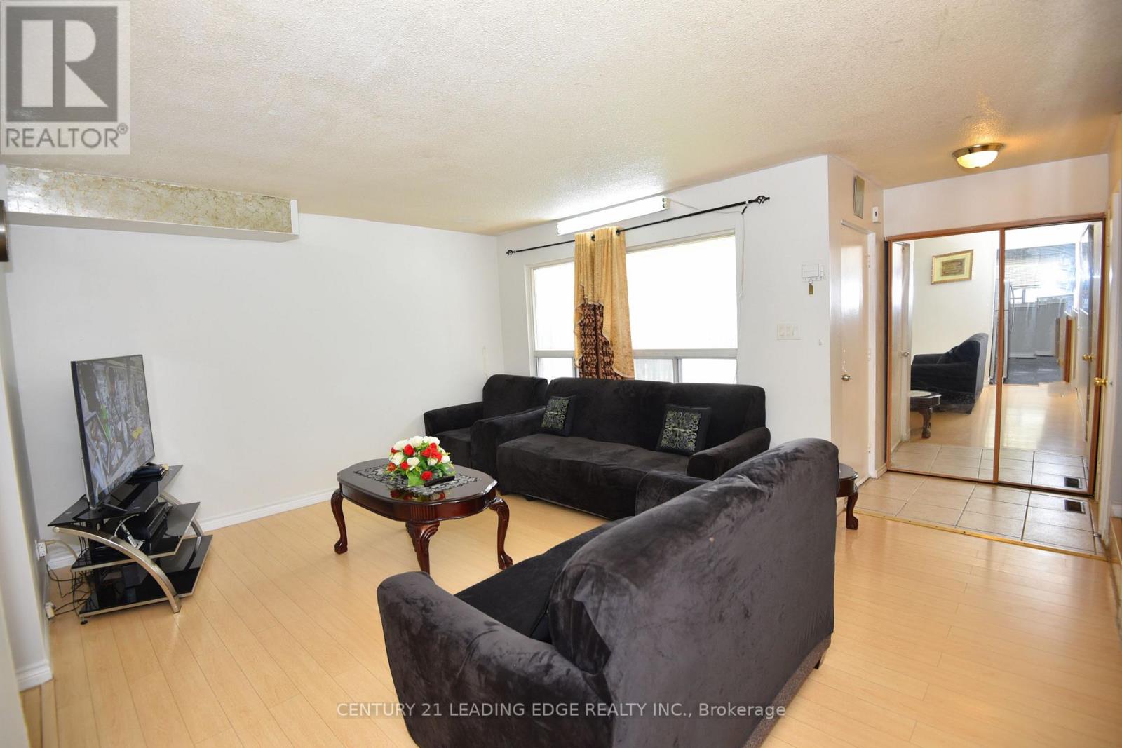 35 Horseley Hill Drive, Toronto (Malvern), Ontario  M1B 1W4 - Photo 8 - E12471773