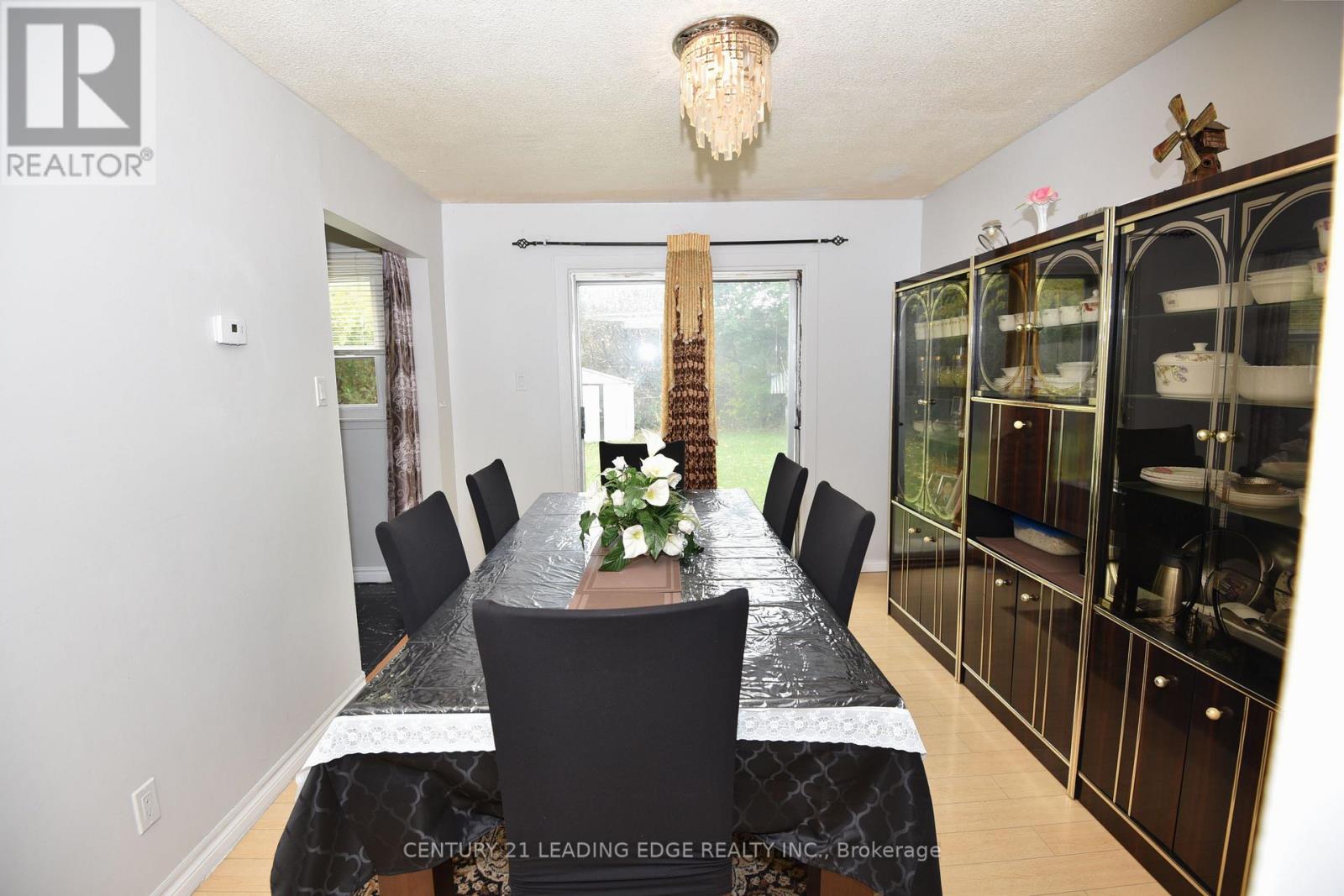 35 Horseley Hill Drive, Toronto (Malvern), Ontario  M1B 1W4 - Photo 9 - E12471773
