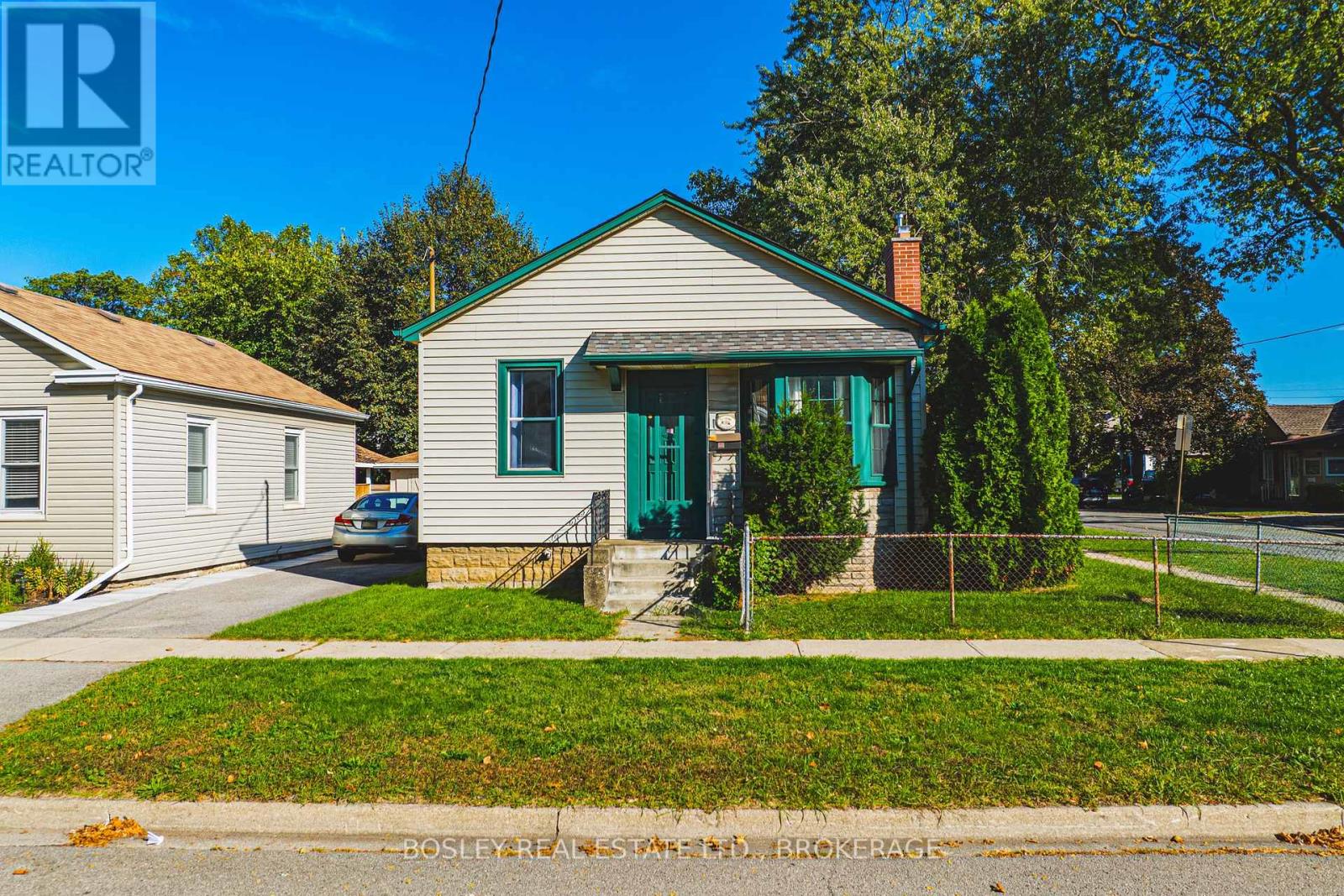 14 George Street, St. Catharines, Ontario  L2N 3R2 - Photo 1 - X12471844