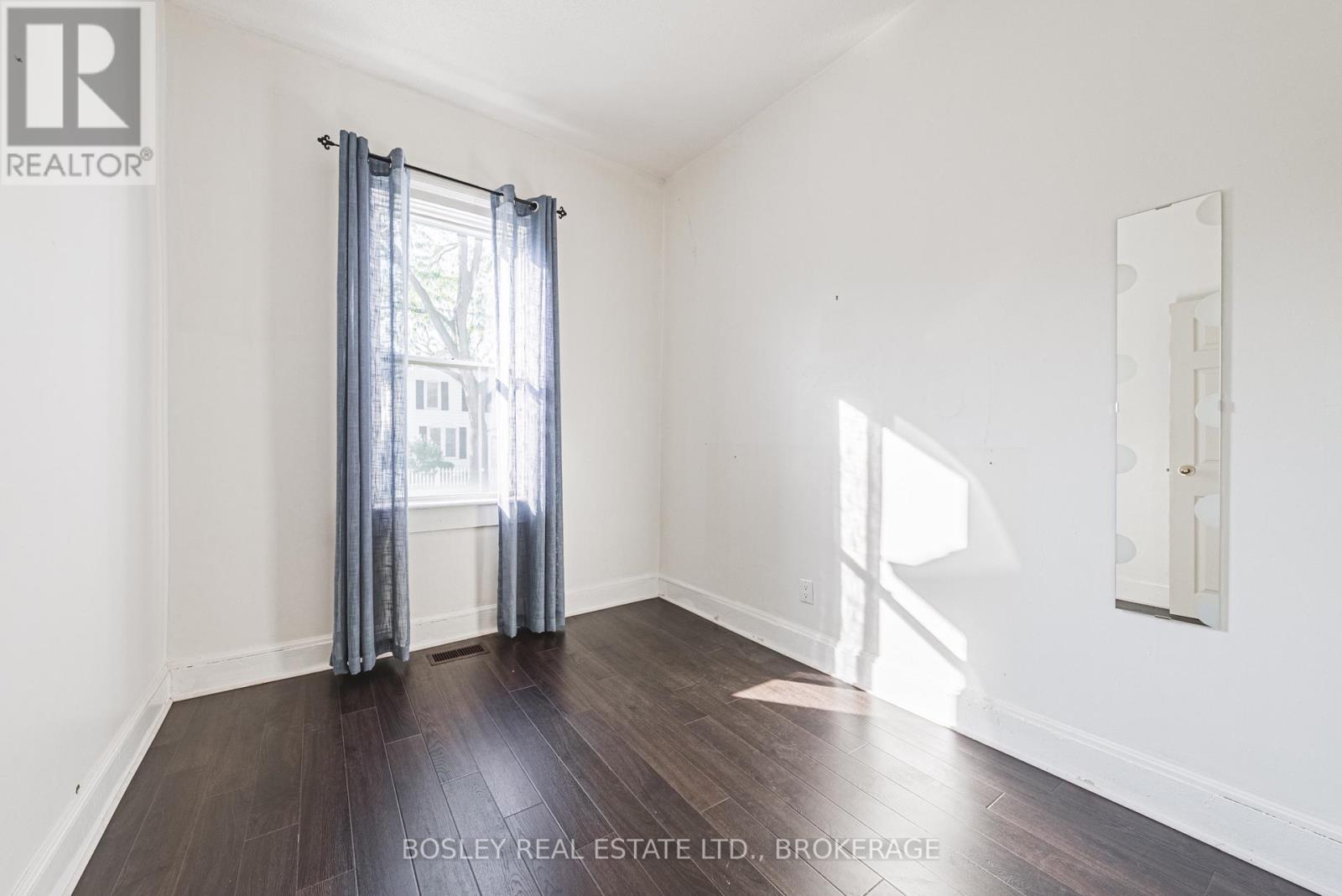 14 George Street, St. Catharines, Ontario  L2N 3R2 - Photo 14 - X12471844