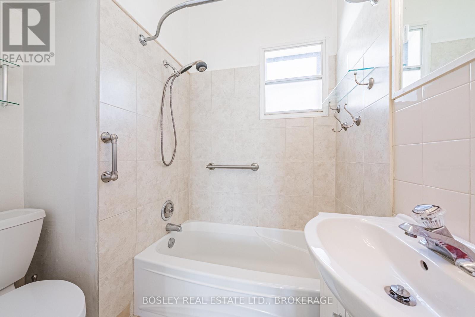 14 George Street, St. Catharines, Ontario  L2N 3R2 - Photo 17 - X12471844