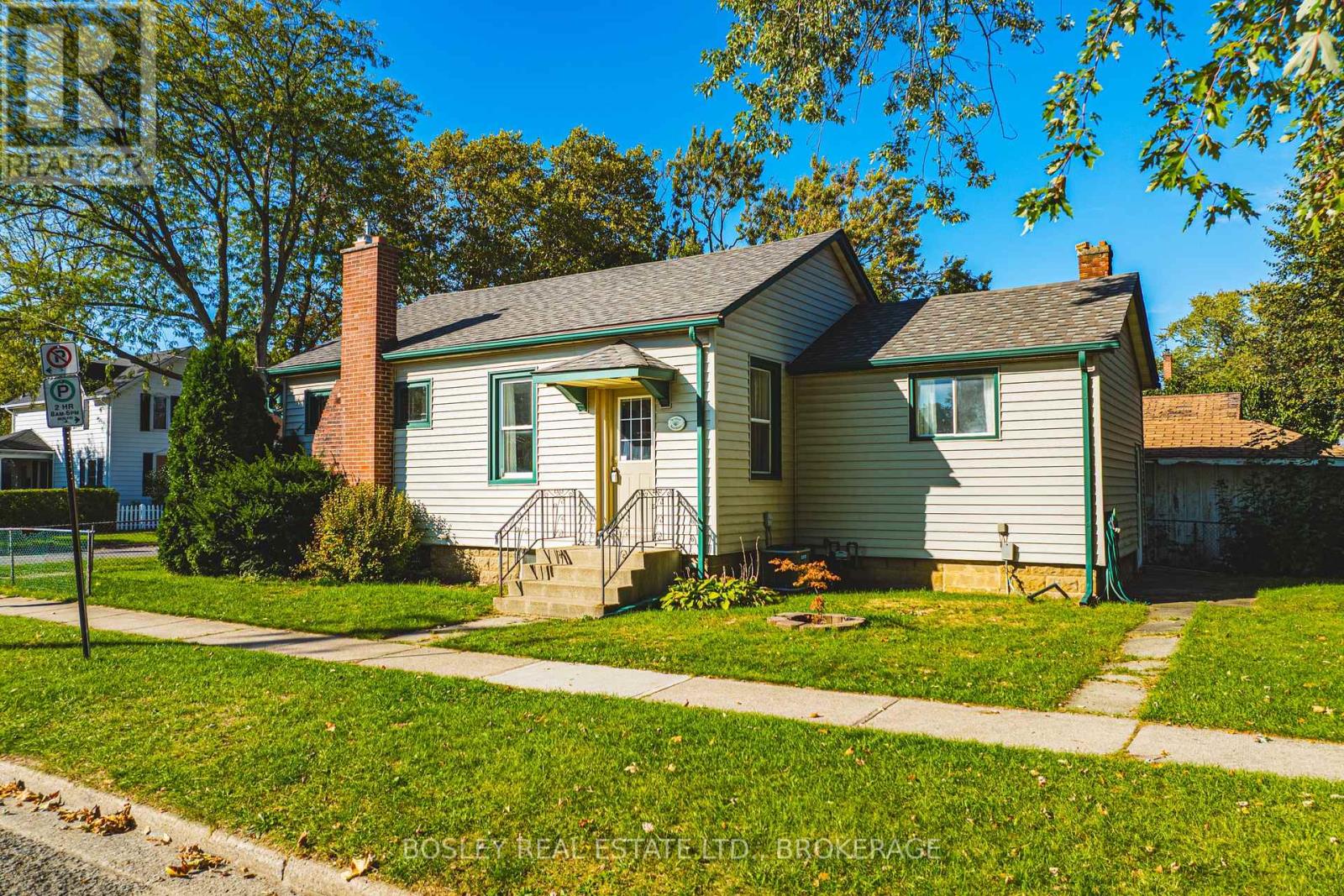 14 George Street, St. Catharines, Ontario  L2N 3R2 - Photo 4 - X12471844
