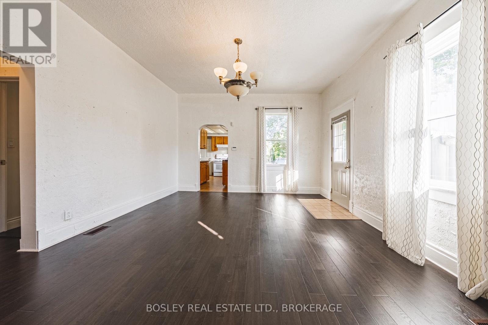 14 George Street, St. Catharines, Ontario  L2N 3R2 - Photo 6 - X12471844