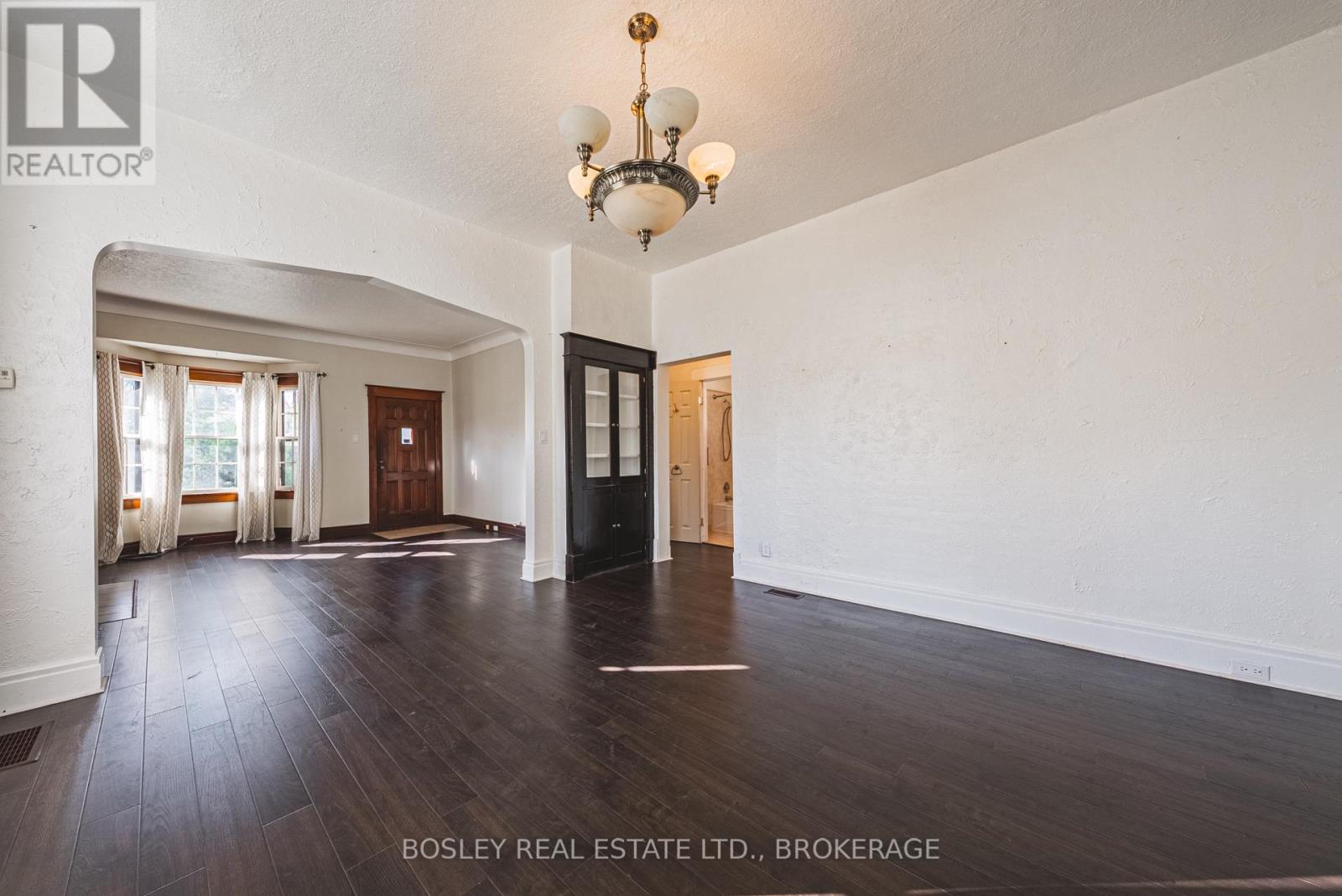 14 George Street, St. Catharines, Ontario  L2N 3R2 - Photo 7 - X12471844