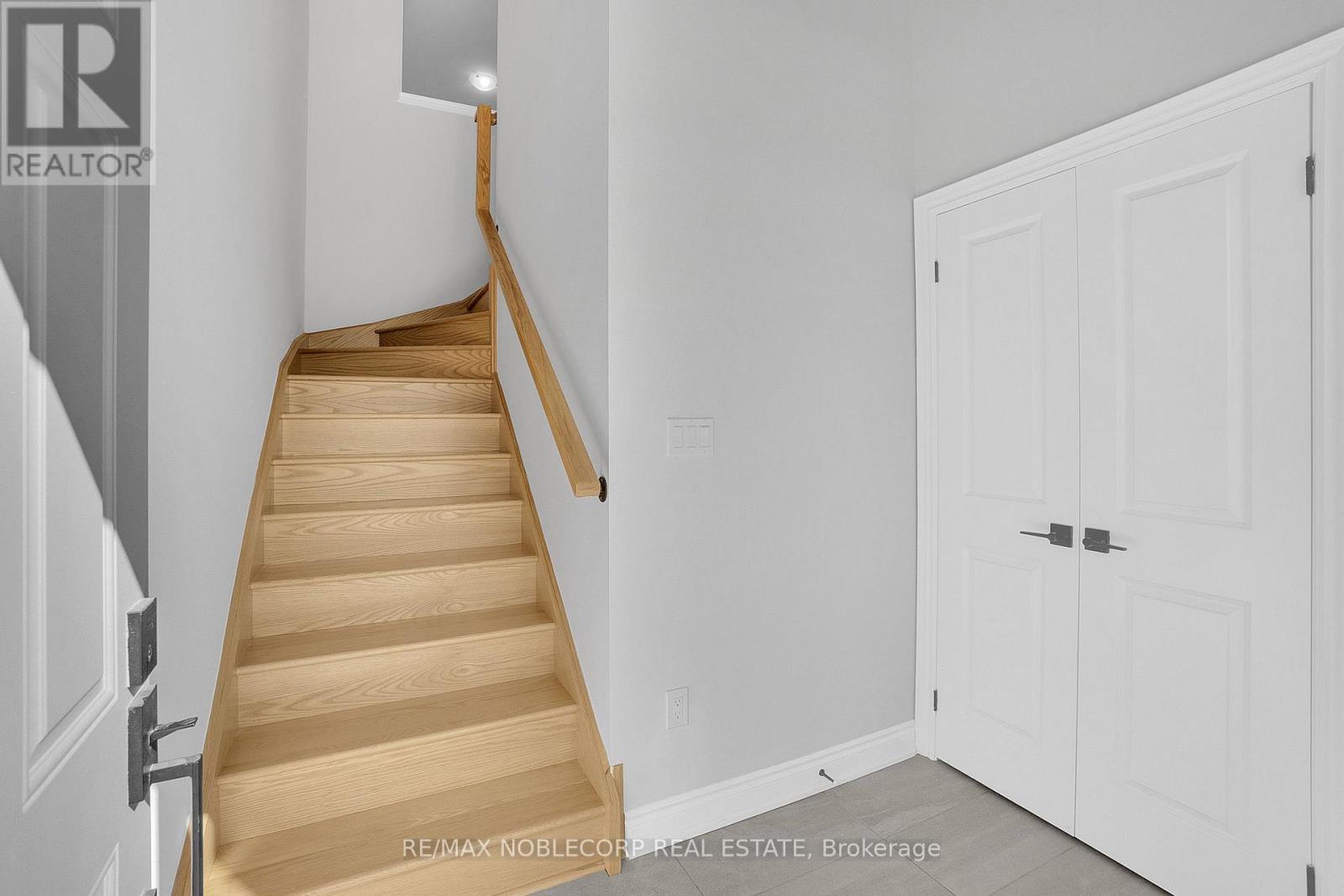 34 Alan Williams Trail, Uxbridge, Ontario  L9P 0R6 - Photo 4 - N12471753